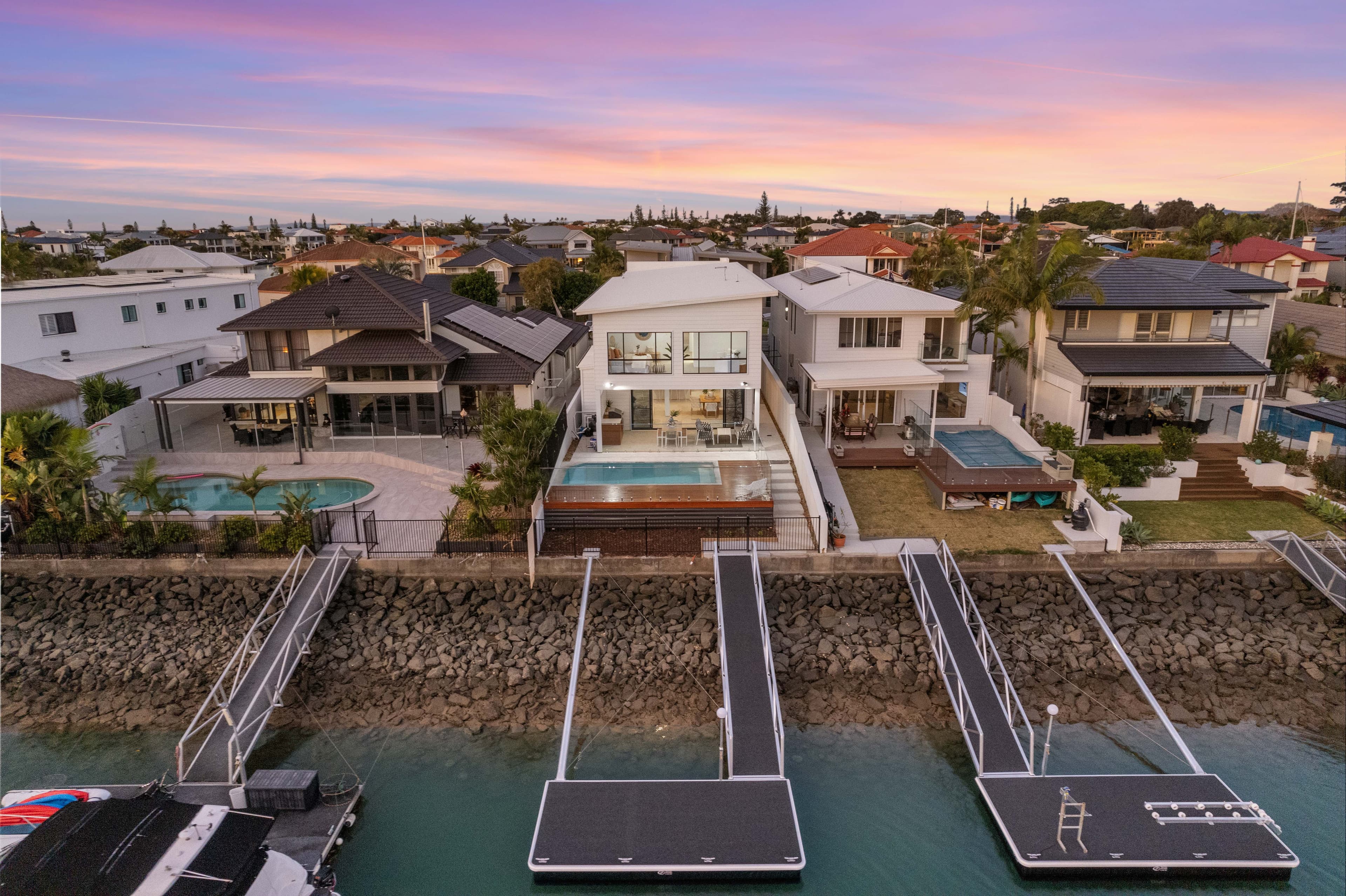 17 Carling Court, Raby Bay, Raby Bay - Thumbnail 4