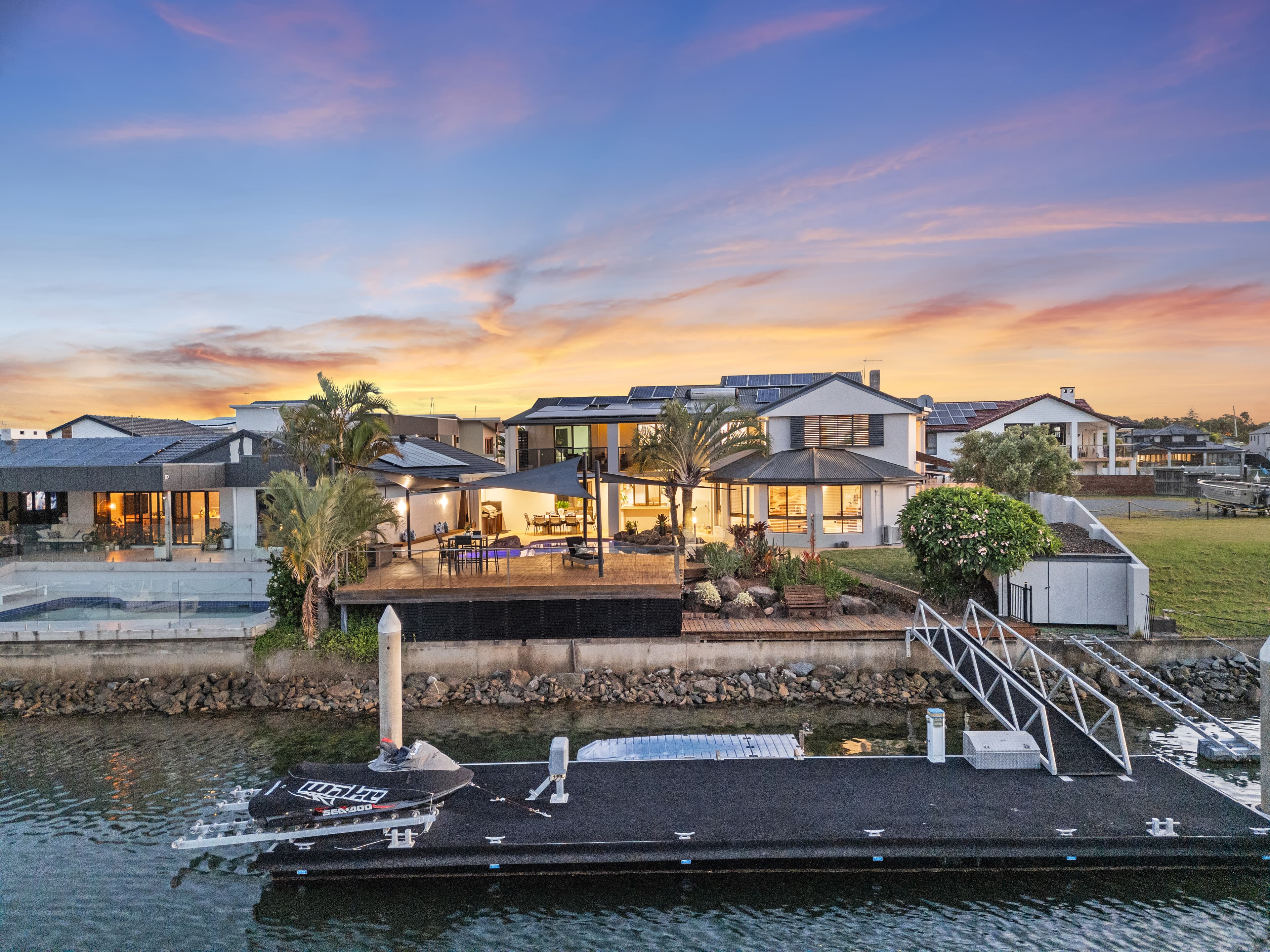 38 Compass Court, Raby Bay, Raby Bay - Thumbnail 3