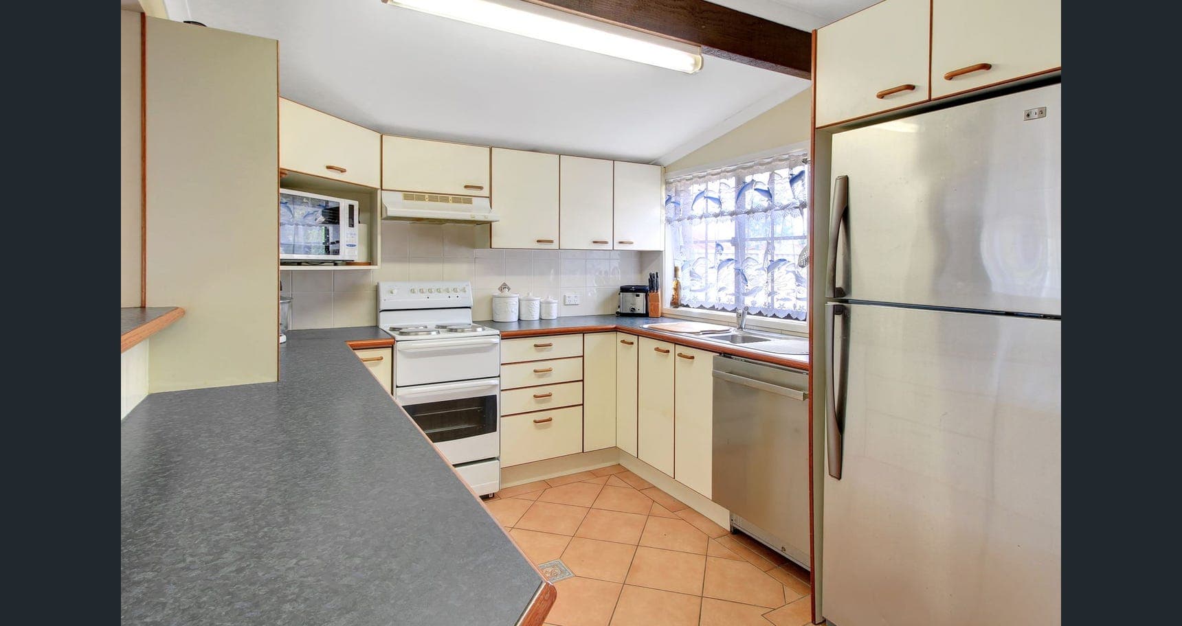 13 Hucker Court, Cleveland, Cleveland - Thumbnail 3