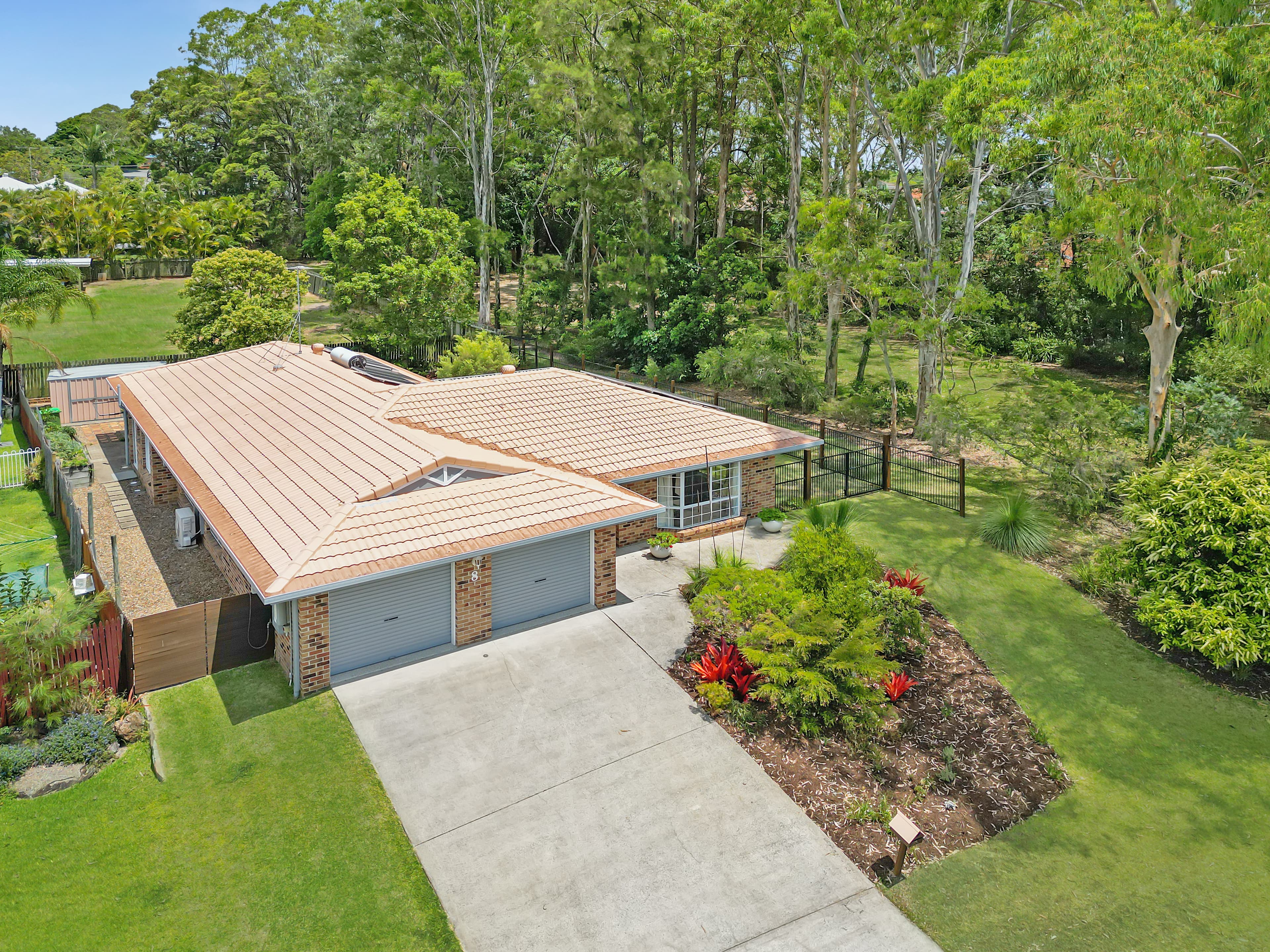 8 Janlaw Street, Cleveland, Cleveland - Image 1