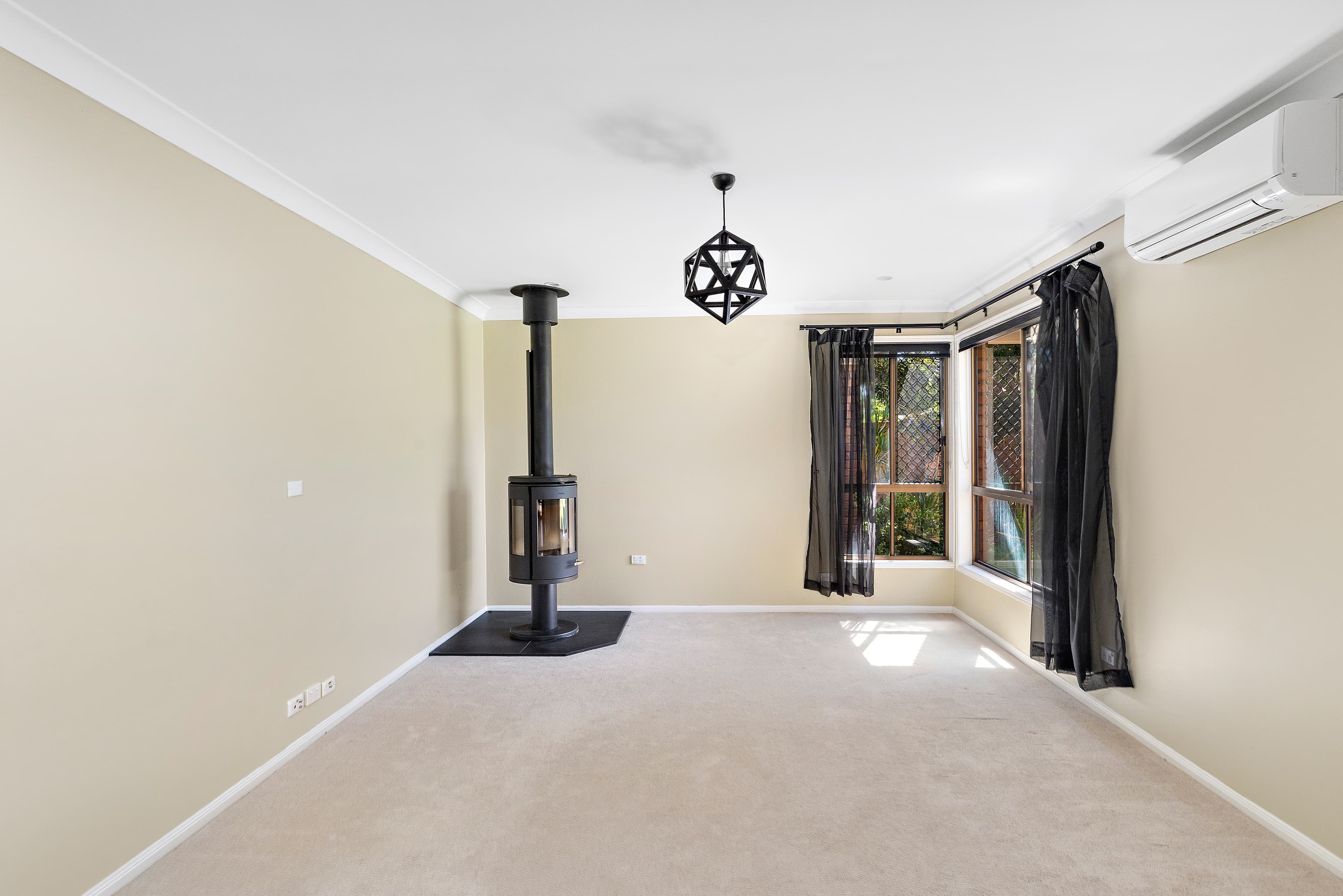 10 Julieanne Court, Cleveland, Cleveland - Thumbnail 6