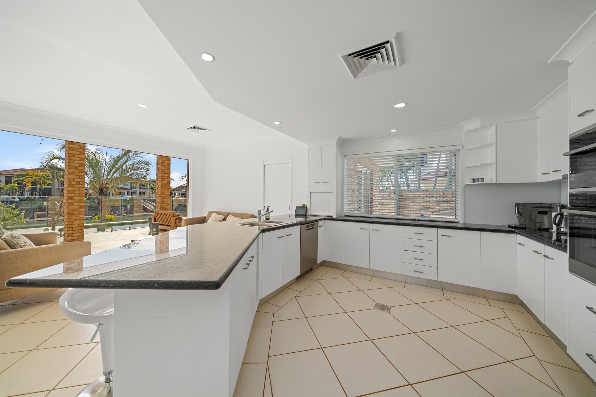 10 Kinsail Court, Raby Bay, Raby Bay - Thumbnail 6