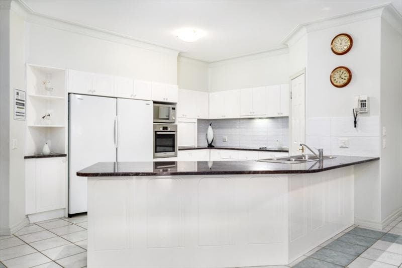 8 Kinsail Court, Raby Bay, Raby Bay - Thumbnail 5