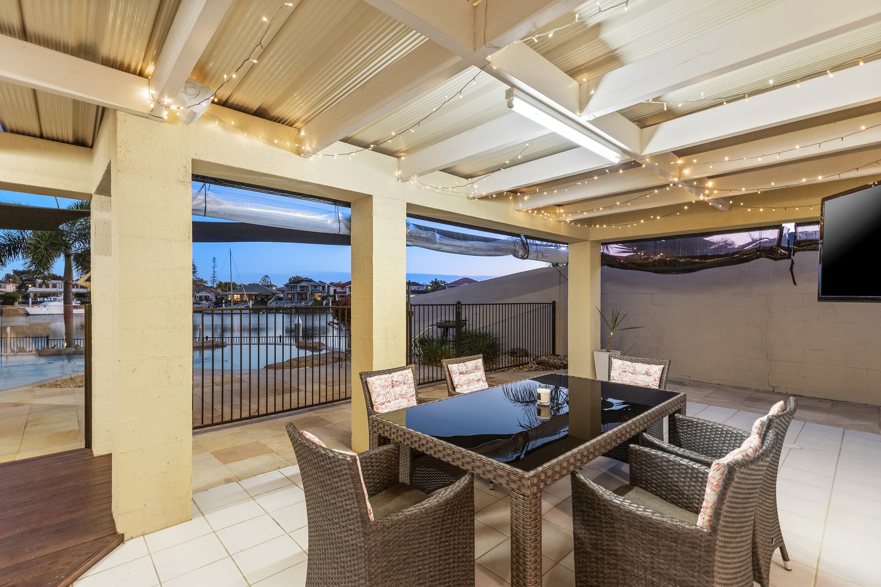 18 Martingale Court, Raby Bay, Raby Bay - Thumbnail 6