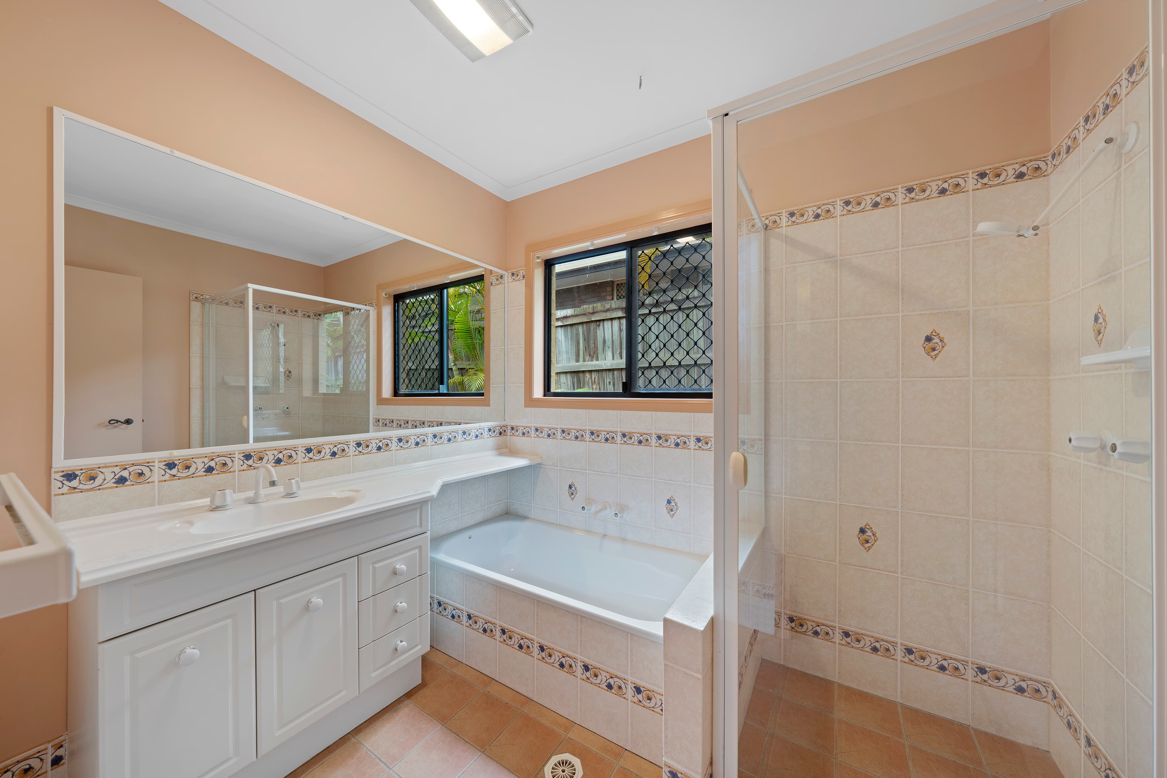 88 Sunshine Drive, Cleveland, Cleveland - Thumbnail 8