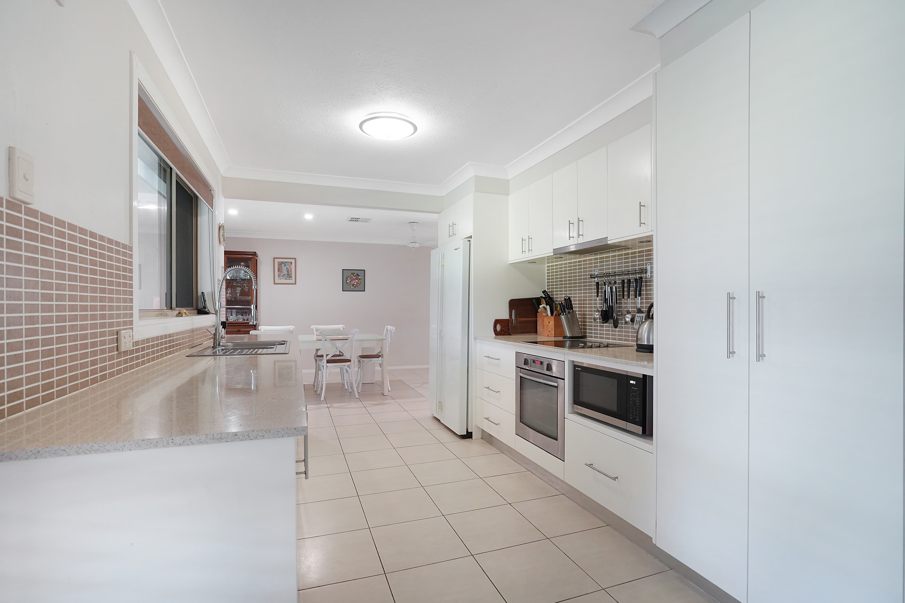 11 Mary Pleasant Drive, Birkdale, Birkdale - Thumbnail 3