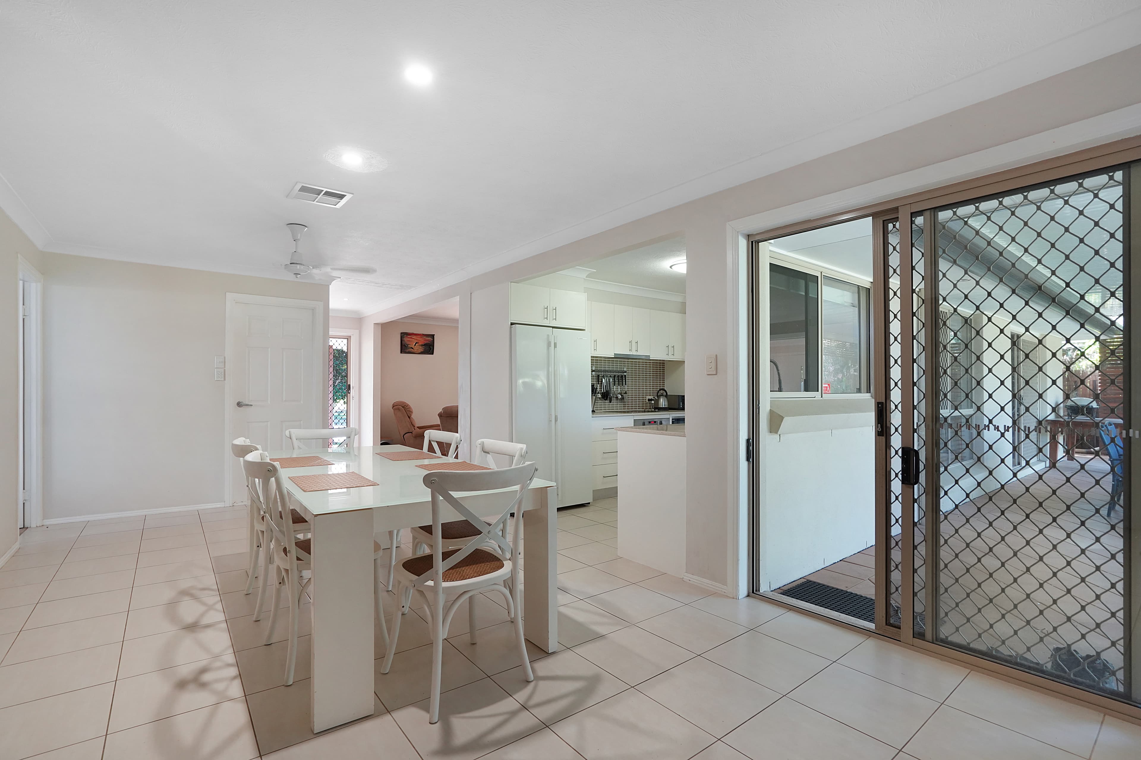 11 Mary Pleasant Drive, Birkdale, Birkdale - Thumbnail 4