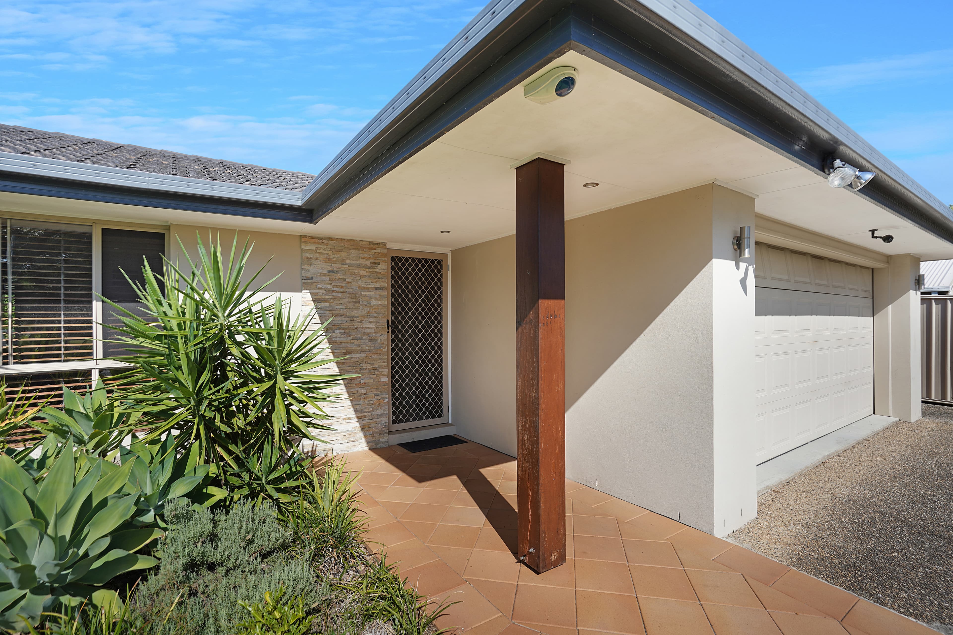 11 Mary Pleasant Drive, Birkdale, Birkdale - Thumbnail 2