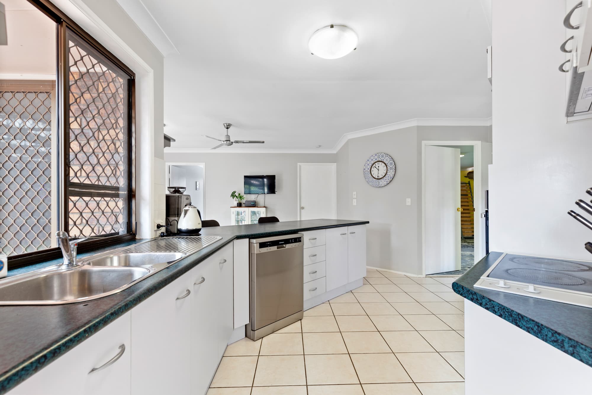 2 Song Place, Birkdale, Birkdale - Thumbnail 7