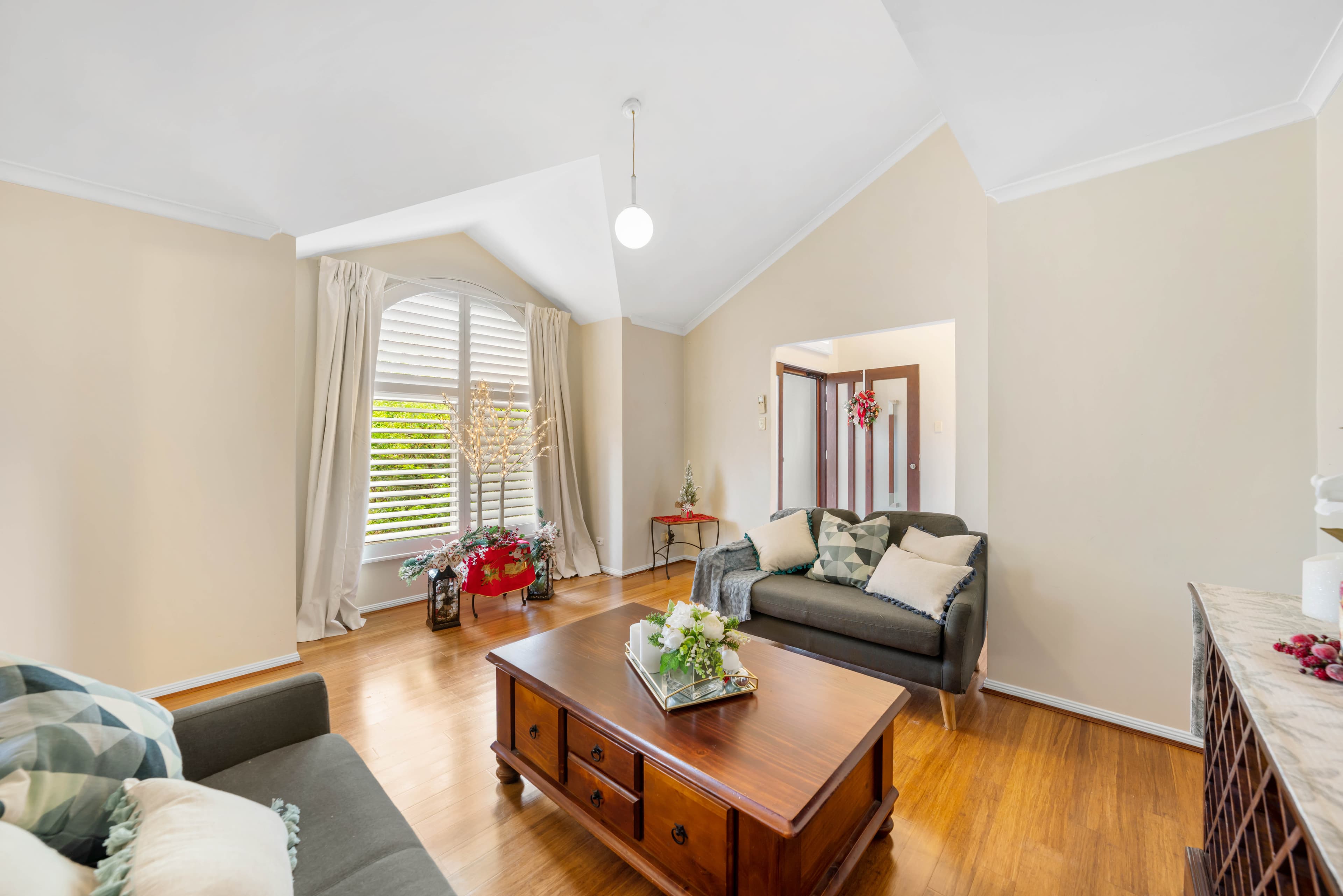3 Glenwood Court, Birkdale, Birkdale - Thumbnail 2