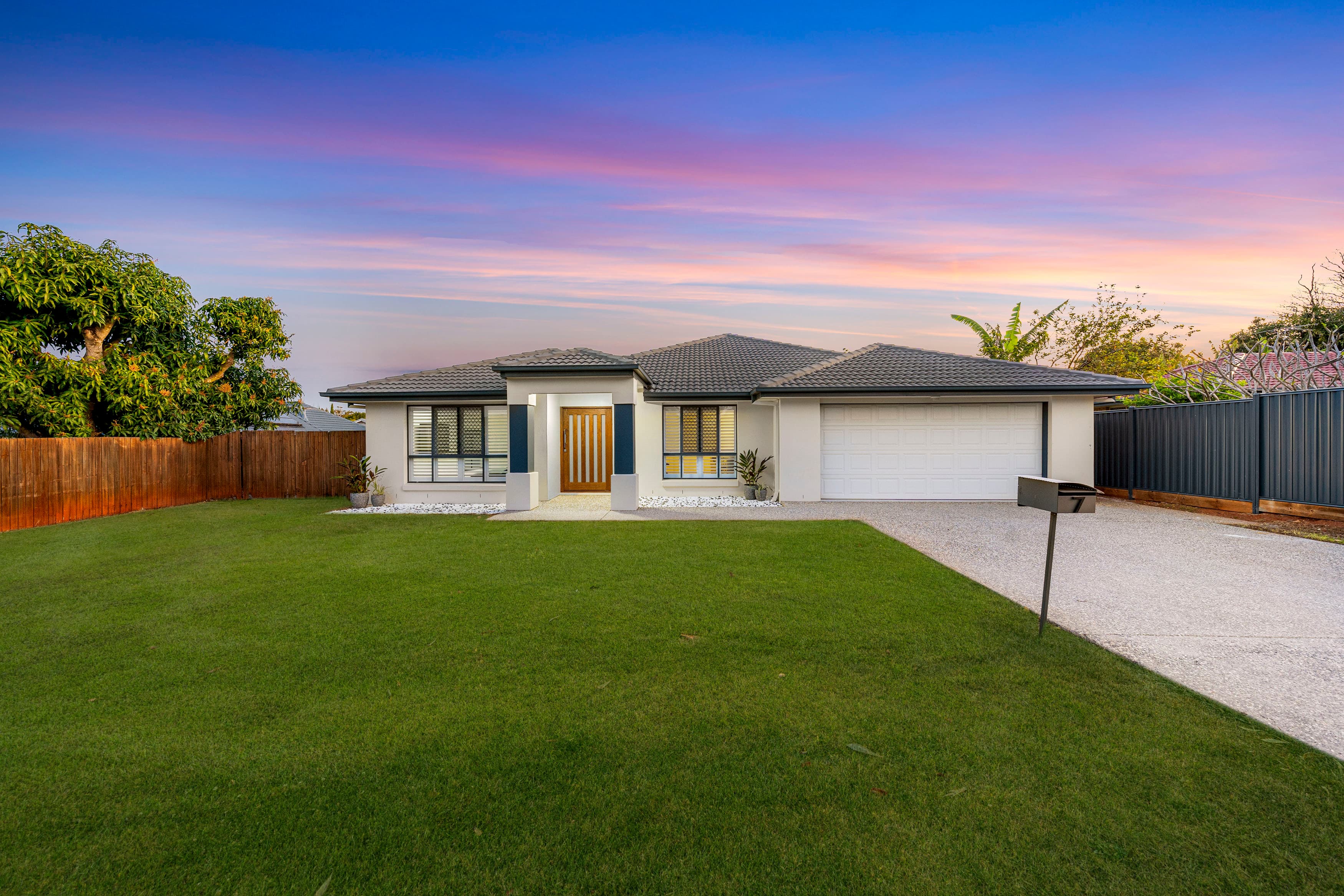 7 Burbank Road, Birkdale, Birkdale - Image 1
