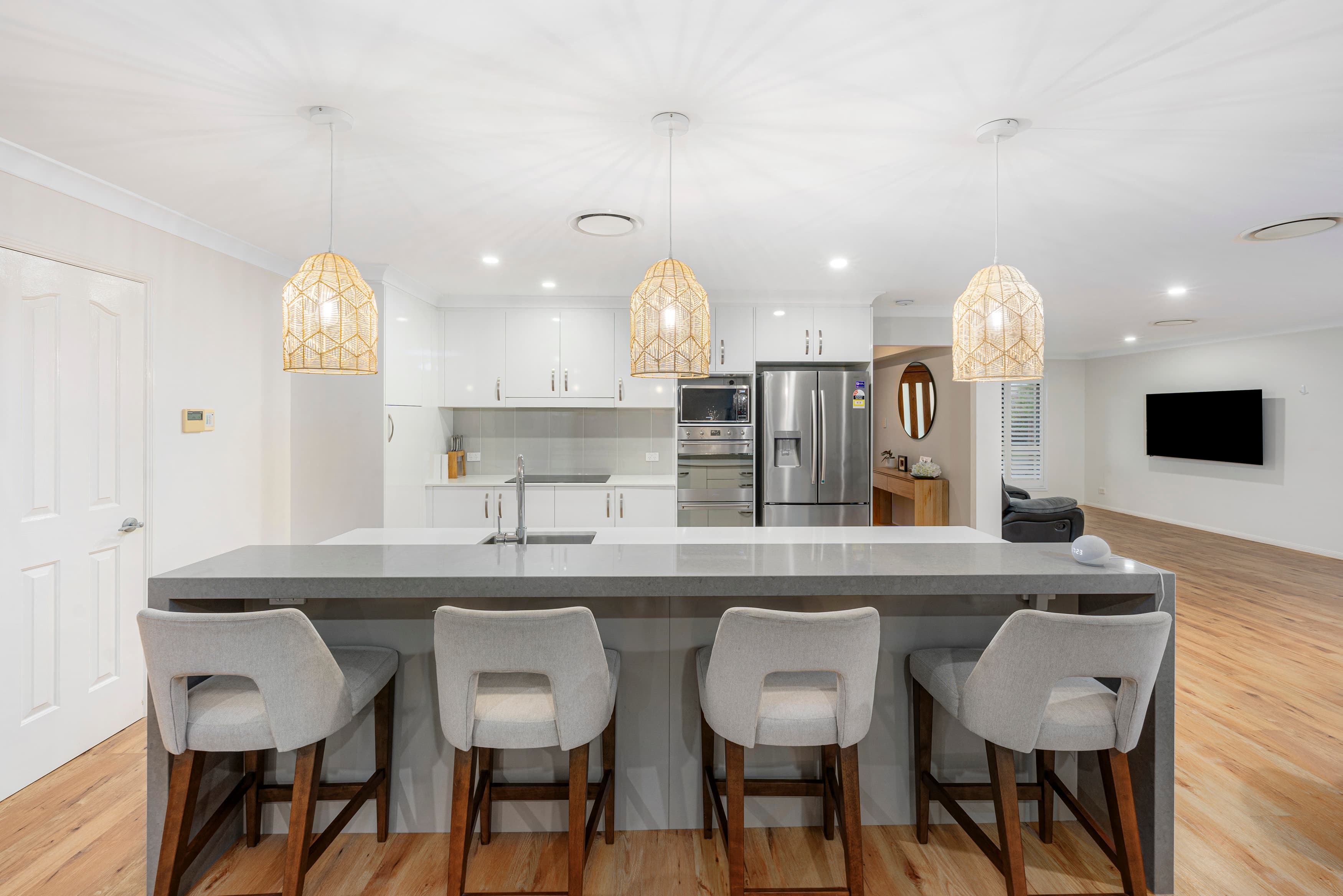 7 Burbank Road, Birkdale, Birkdale - Thumbnail 2