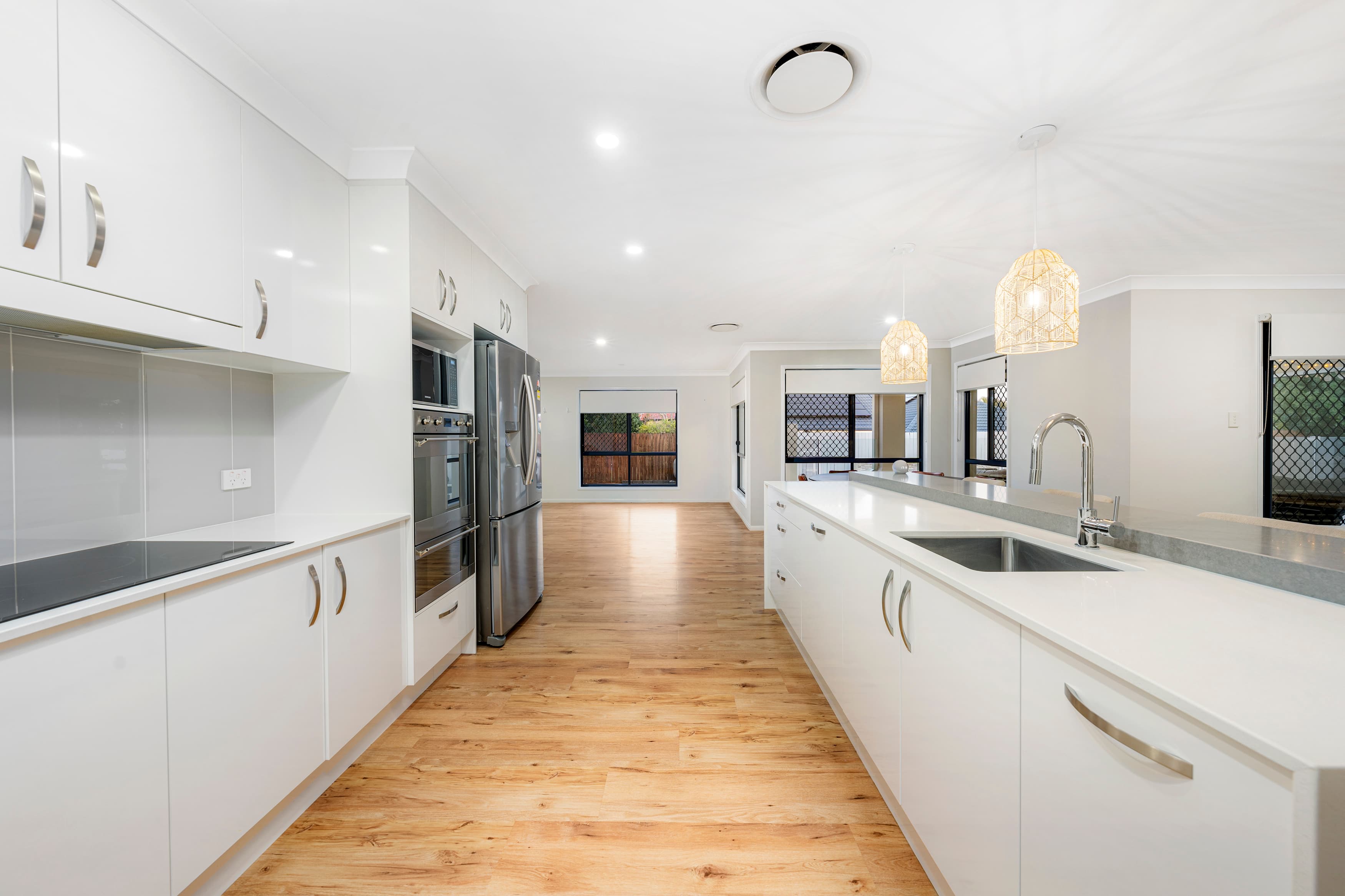 7 Burbank Road, Birkdale, Birkdale - Thumbnail 4