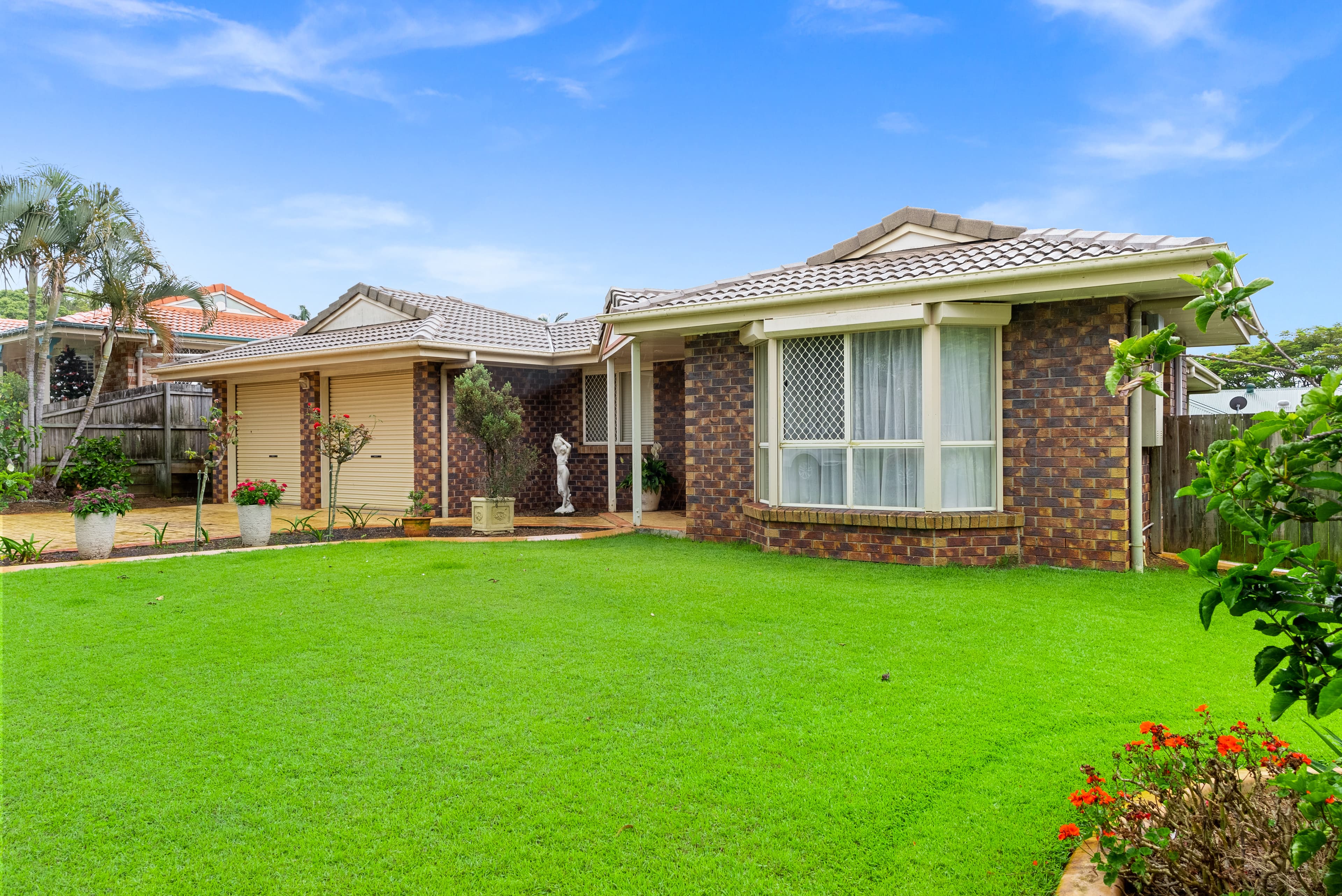 3 Sunray Place, Birkdale, Birkdale - Thumbnail 2