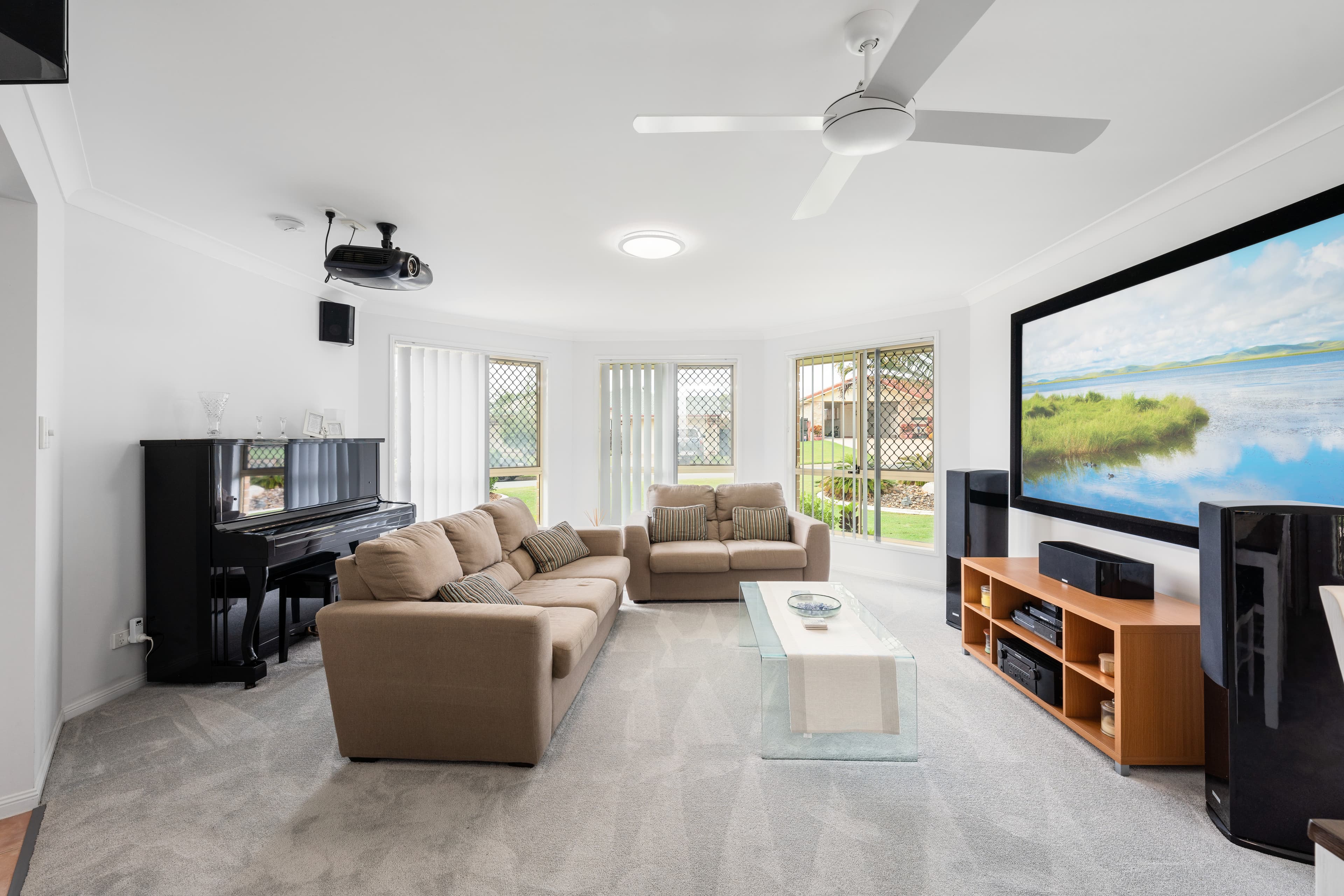 13 Goodenia Court, Birkdale, Birkdale - Thumbnail 2