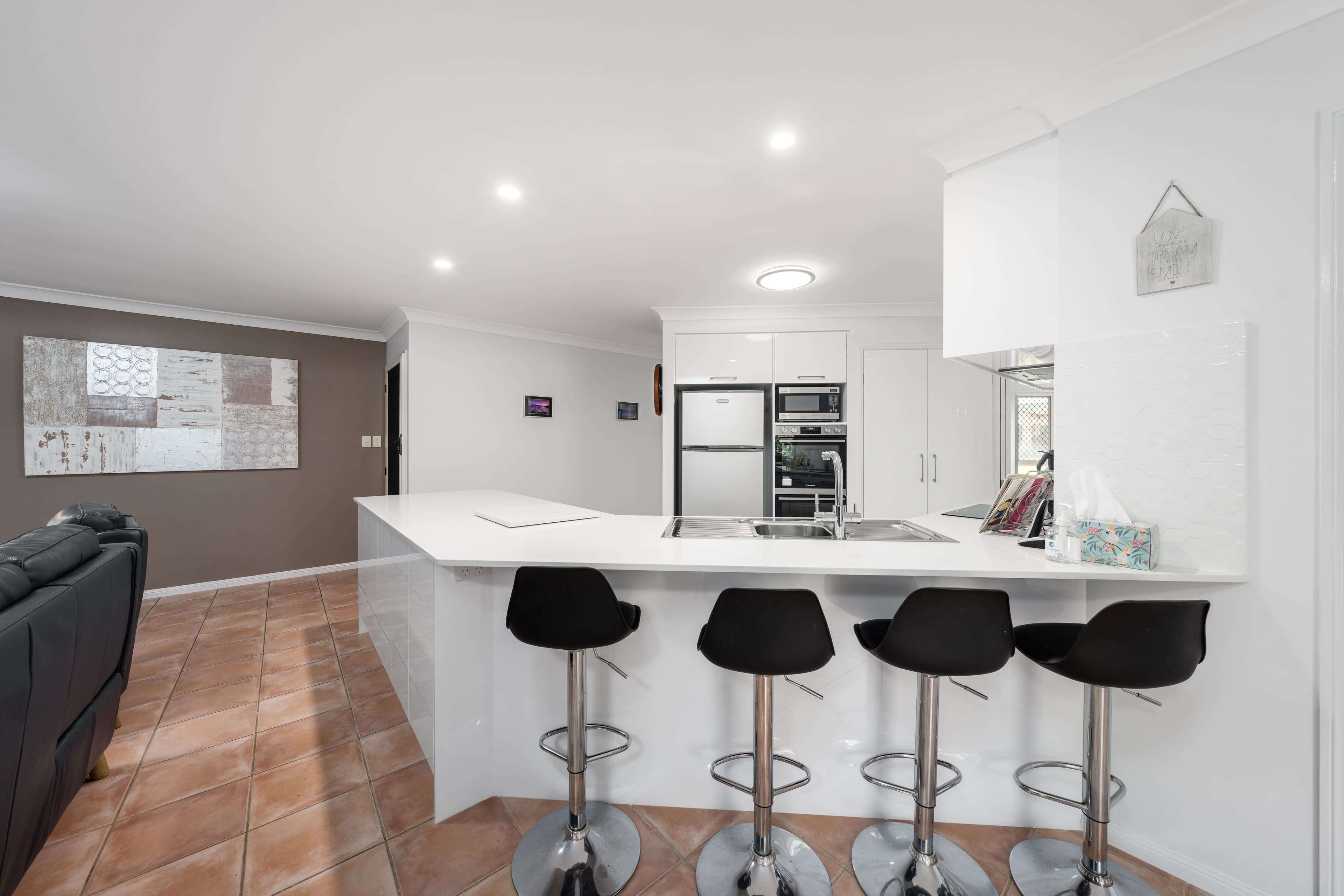 13 Goodenia Court, Birkdale, Birkdale - Thumbnail 5