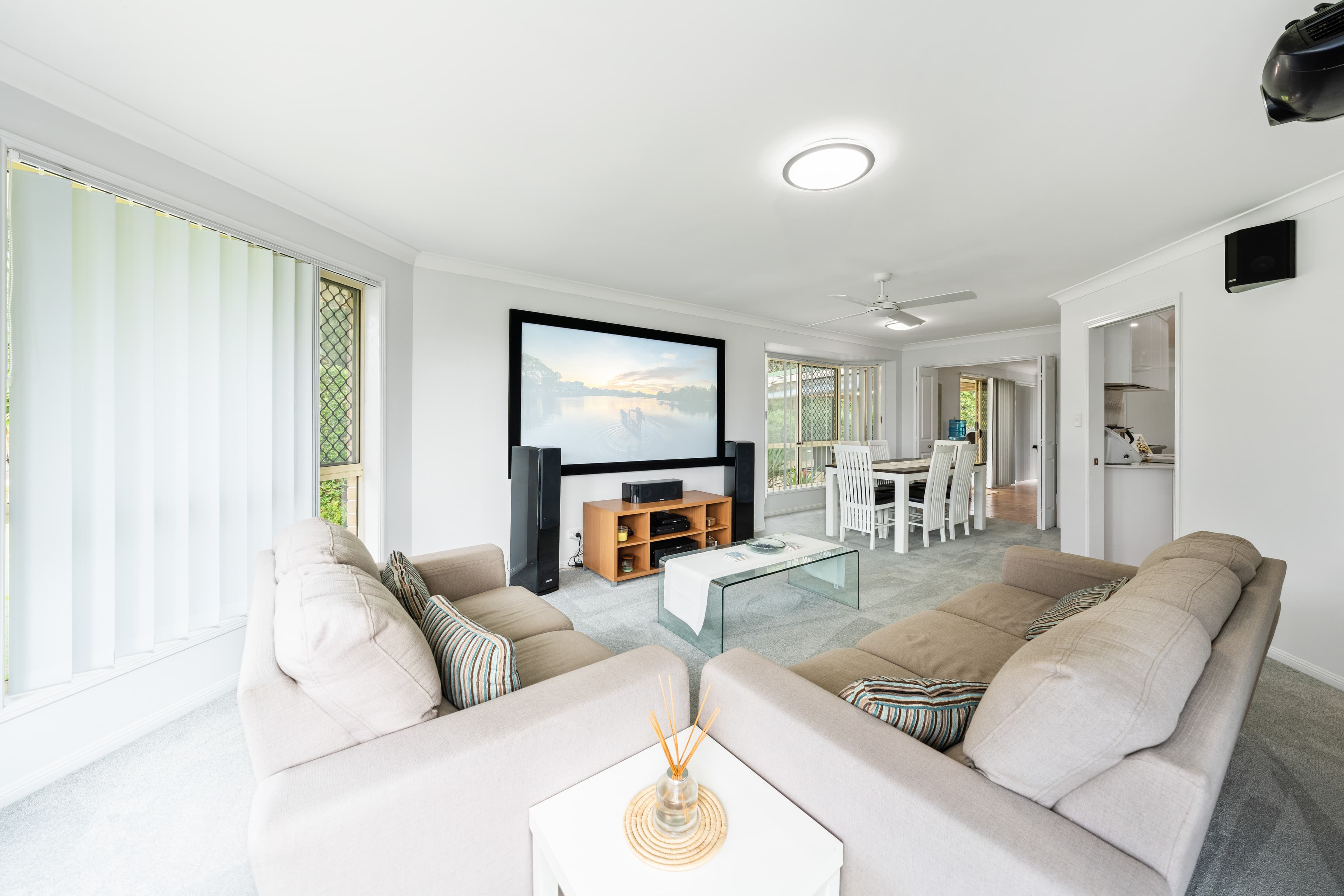 13 Goodenia Court, Birkdale, Birkdale - Thumbnail 3