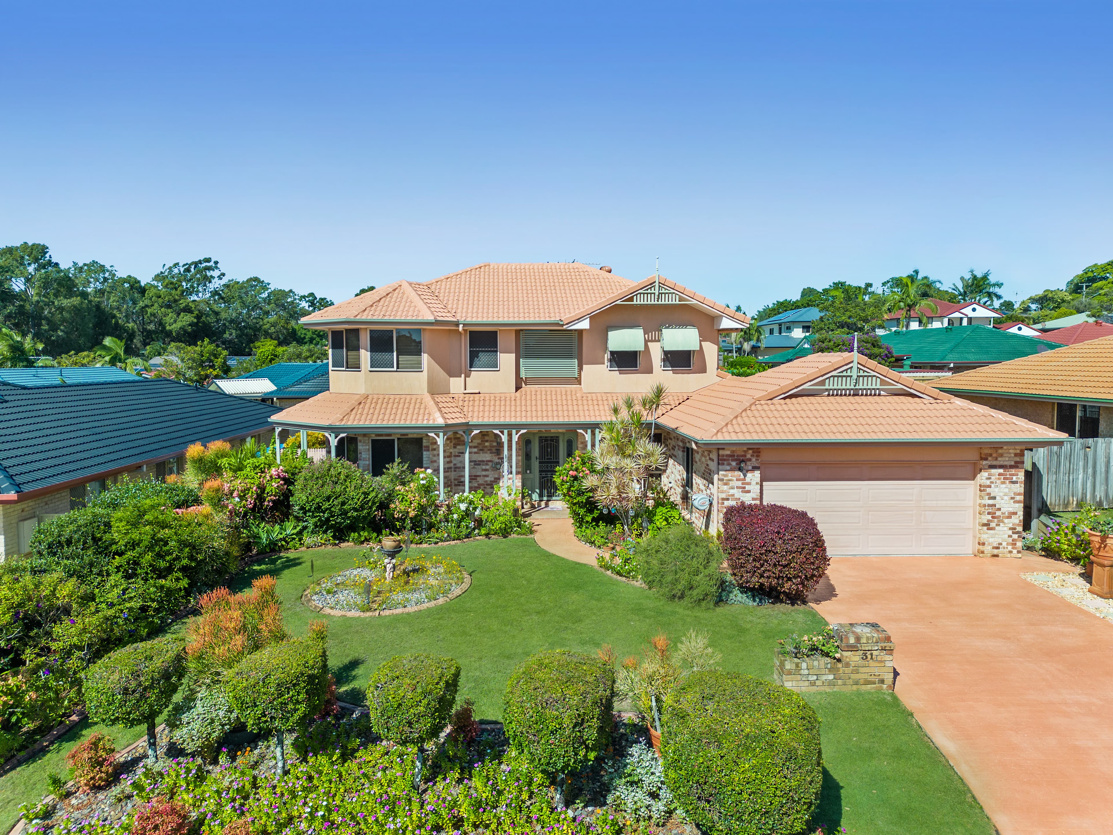 31 Carinyan Drive, Birkdale, Birkdale - Image 1
