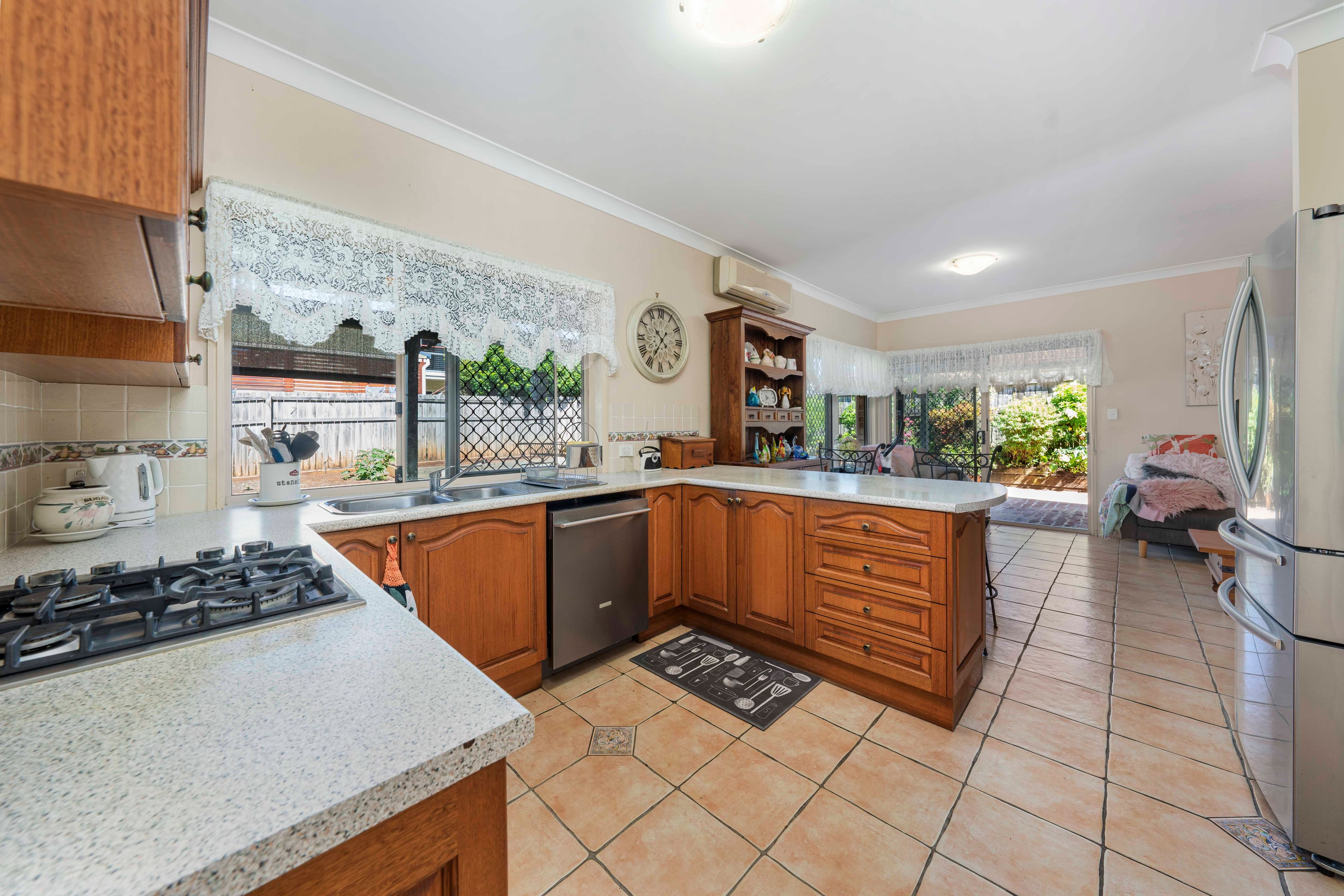 31 Carinyan Drive, Birkdale, Birkdale - Thumbnail 6