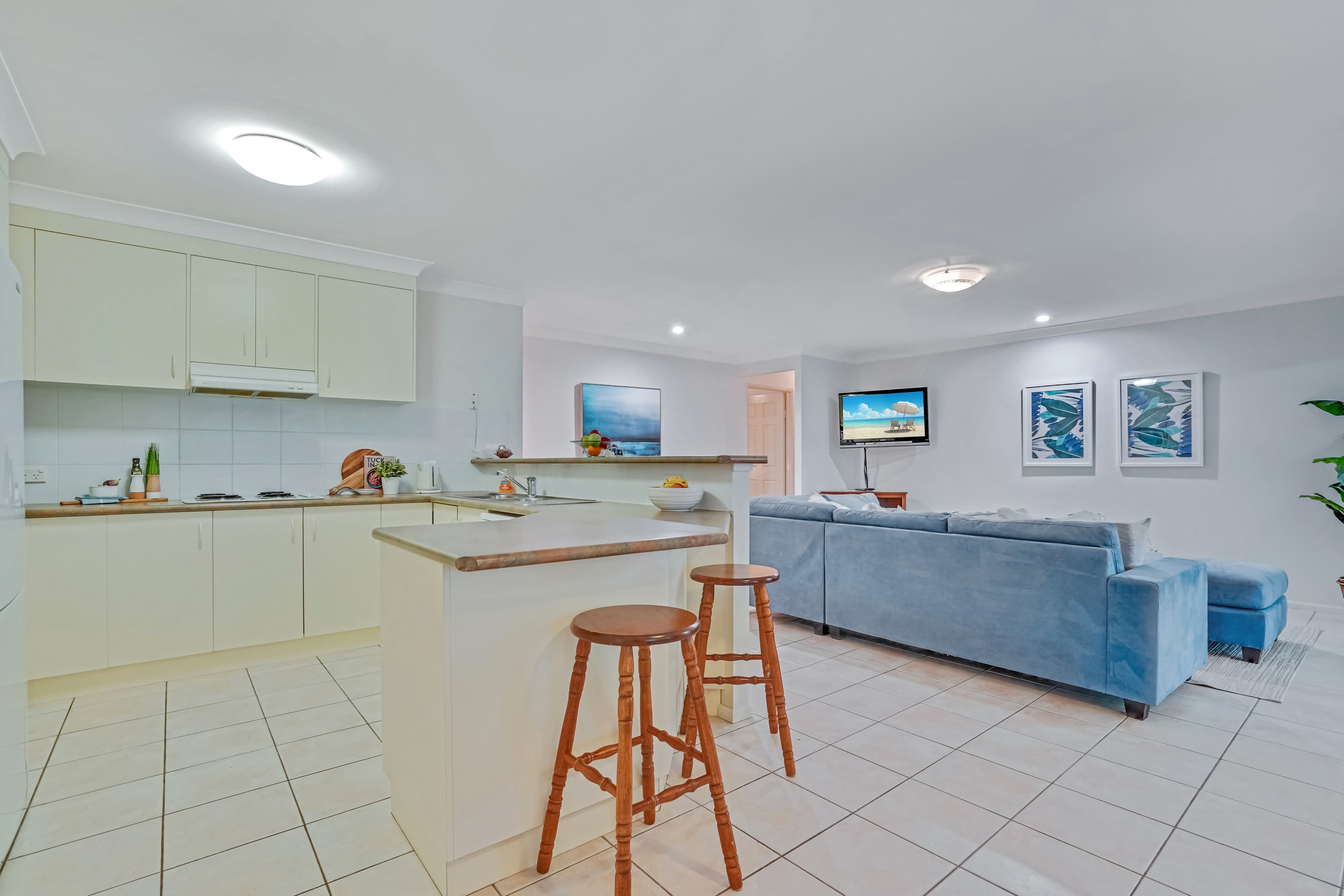 7 Pentland Close, Birkdale, Birkdale - Thumbnail 3