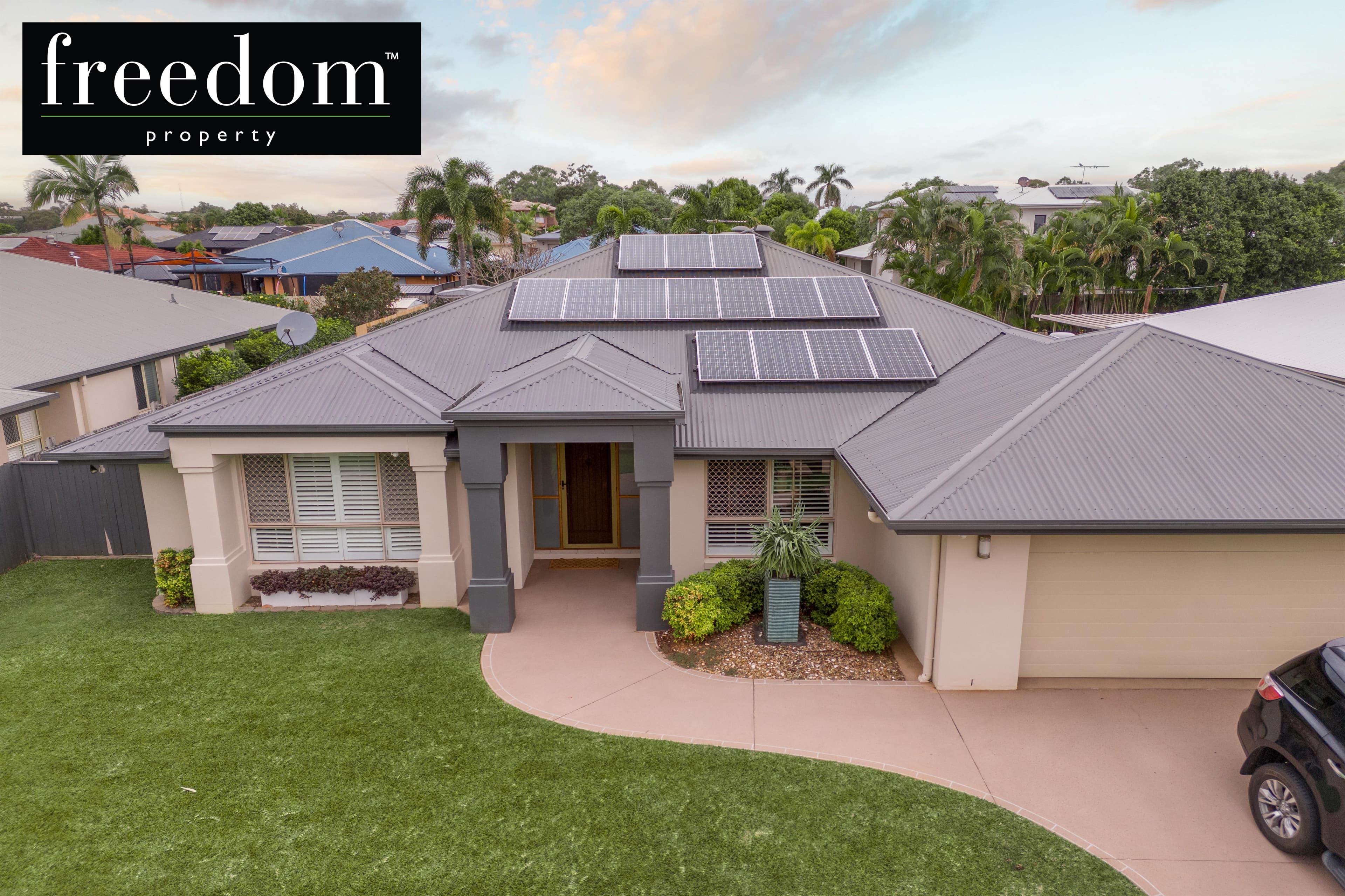 10 Lanaglen Drive, Birkdale, Birkdale - Image 1