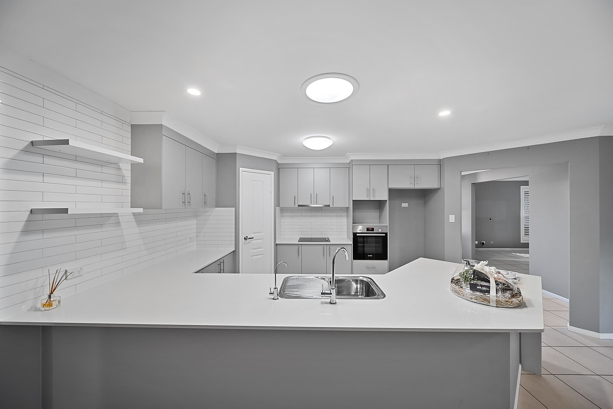 51 MacFarlan Street, Birkdale, Birkdale - Thumbnail 3