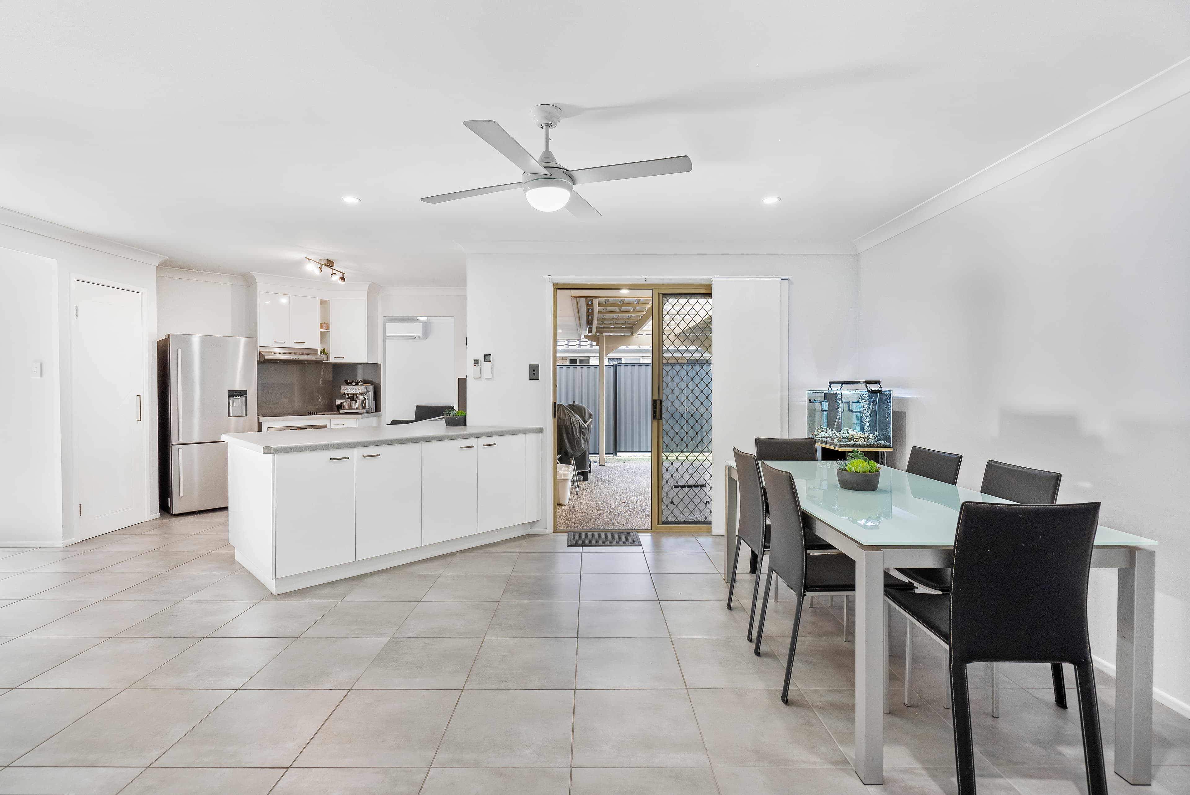 10 Ivanhoe Place, Capalaba, Capalaba - Thumbnail 3