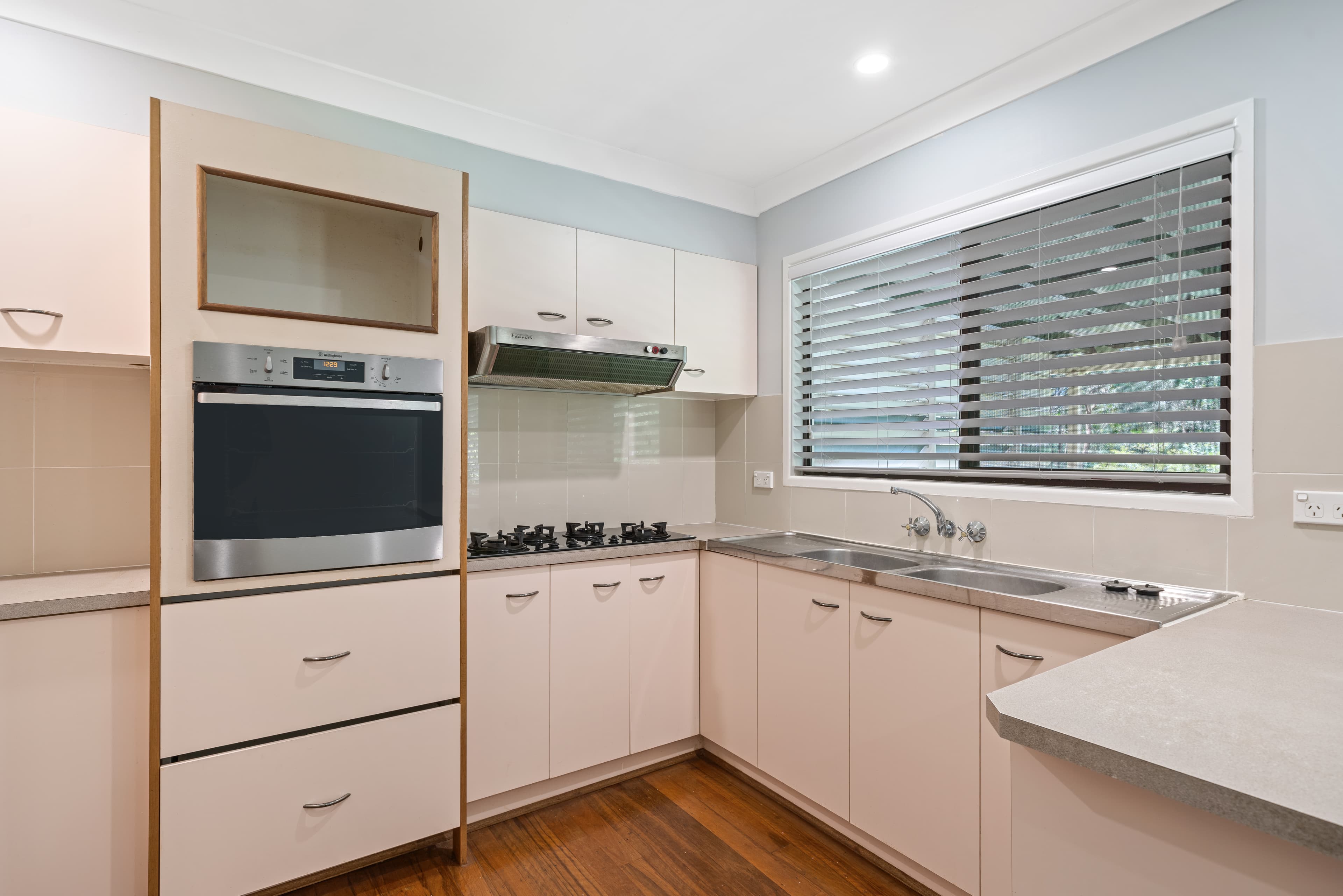 27 MacQuarie Street, Capalaba, Capalaba - Thumbnail 3