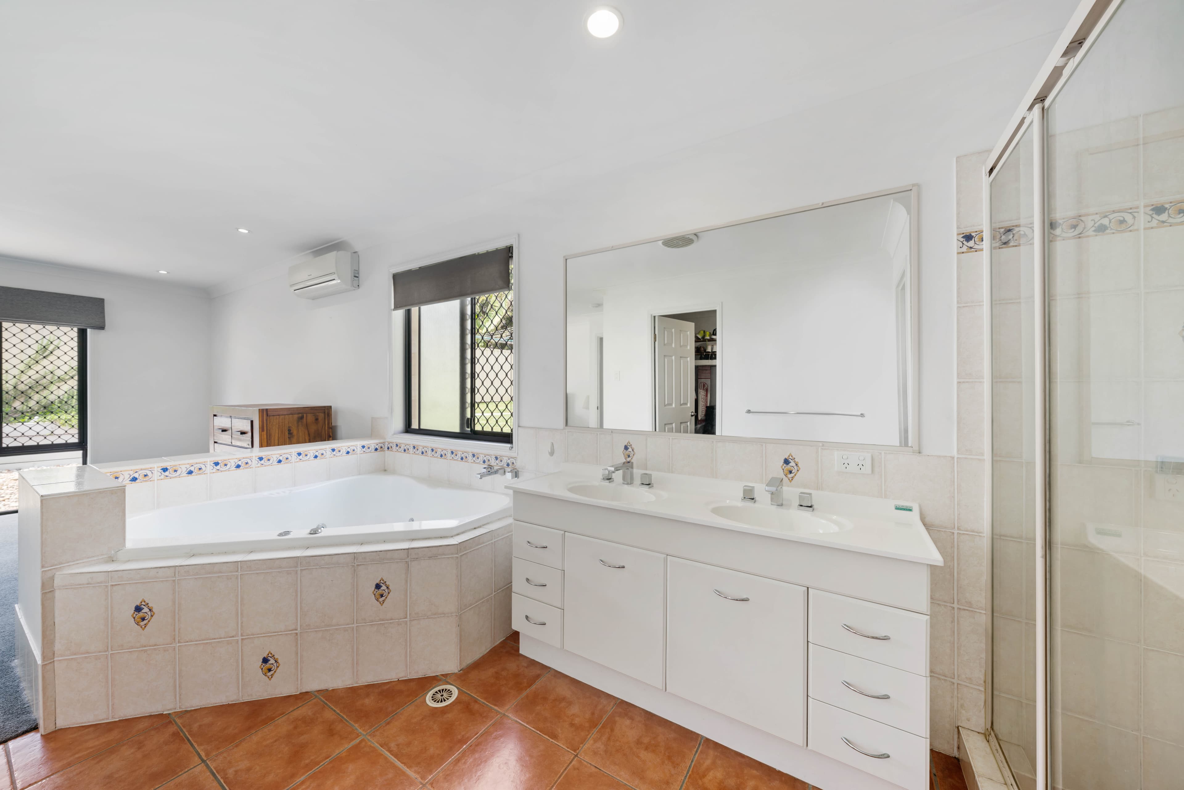167 Redland Bay Road, Capalaba, Capalaba - Thumbnail 8
