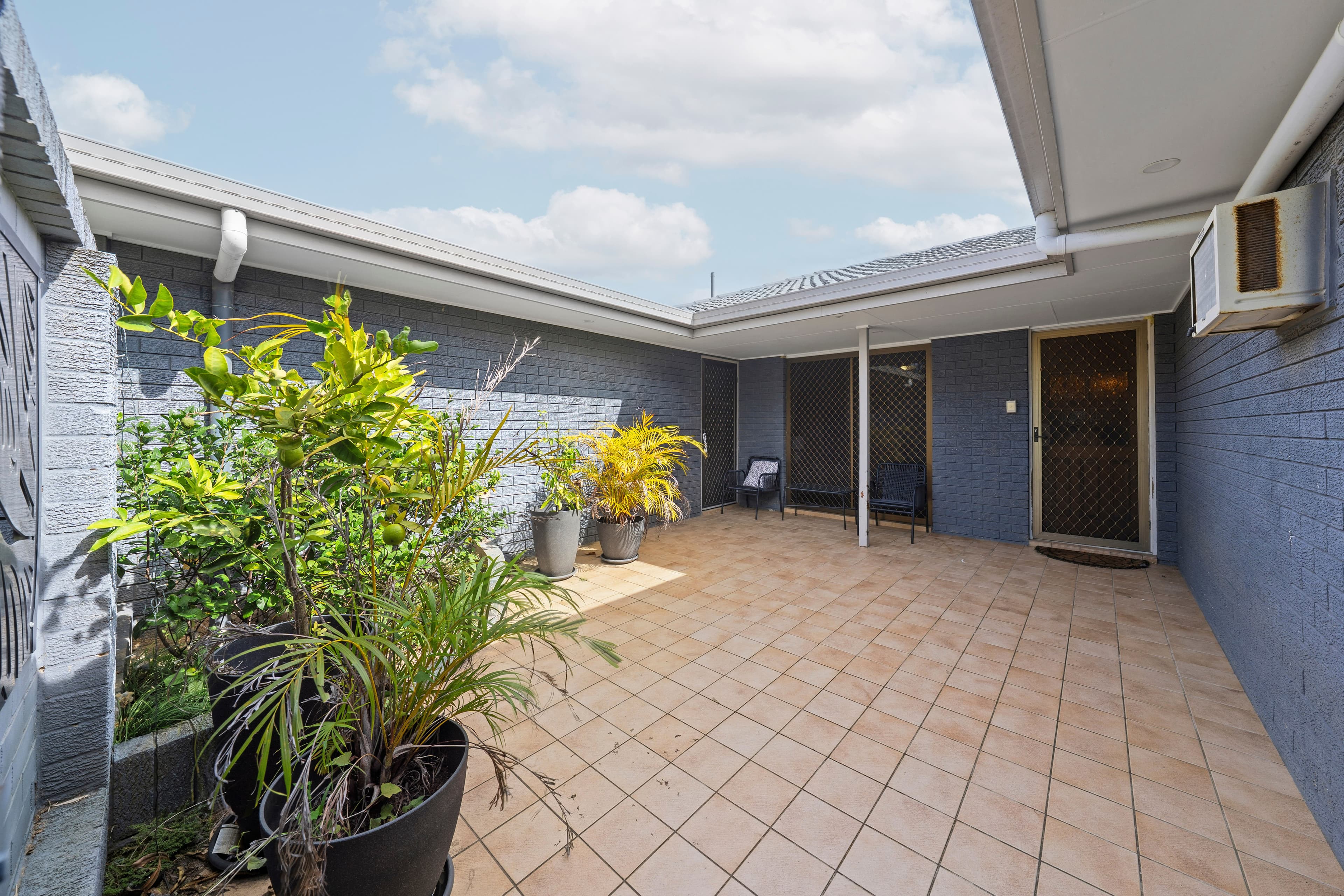 4 Elizabeth Drive, Alexandra Hills, Alexandra Hills - Thumbnail 2