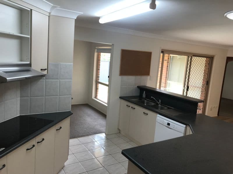 8 Cromwell Court, Alexandra Hills, Alexandra Hills - Thumbnail 2