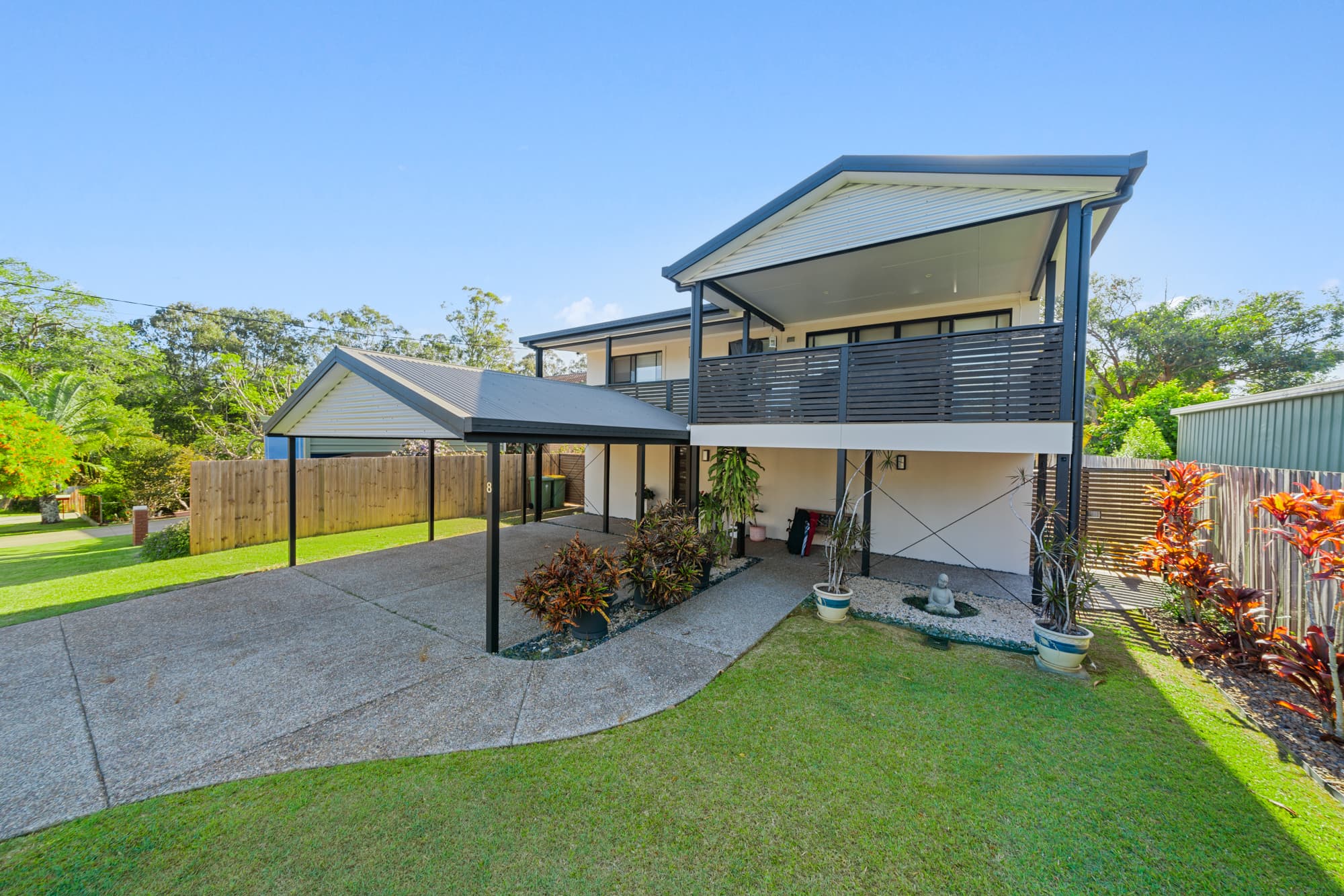 8 Lisa Street, Redland Bay, Redland Bay - Thumbnail 2
