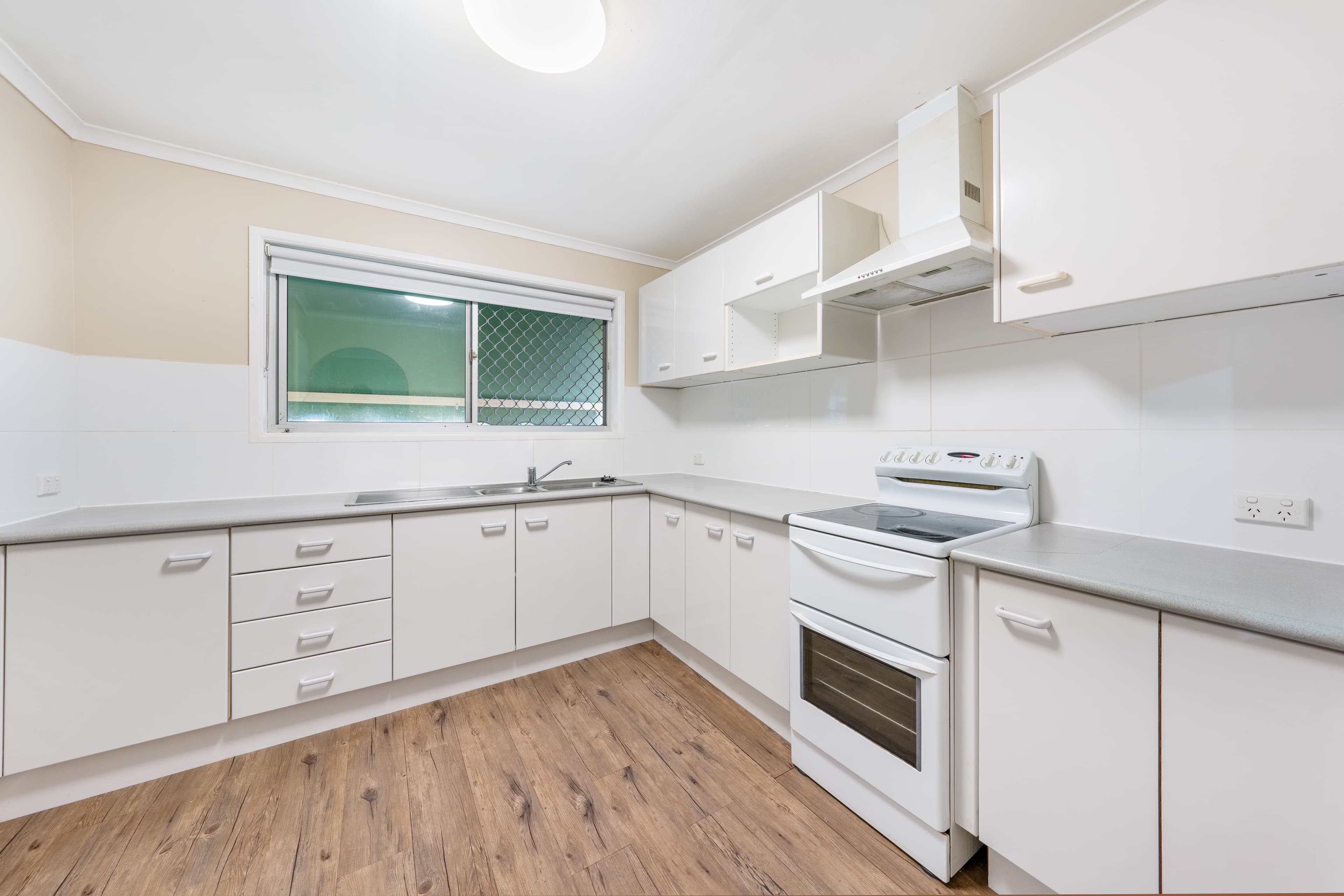 20 Gladstone Street, Redland Bay, Redland Bay - Thumbnail 4