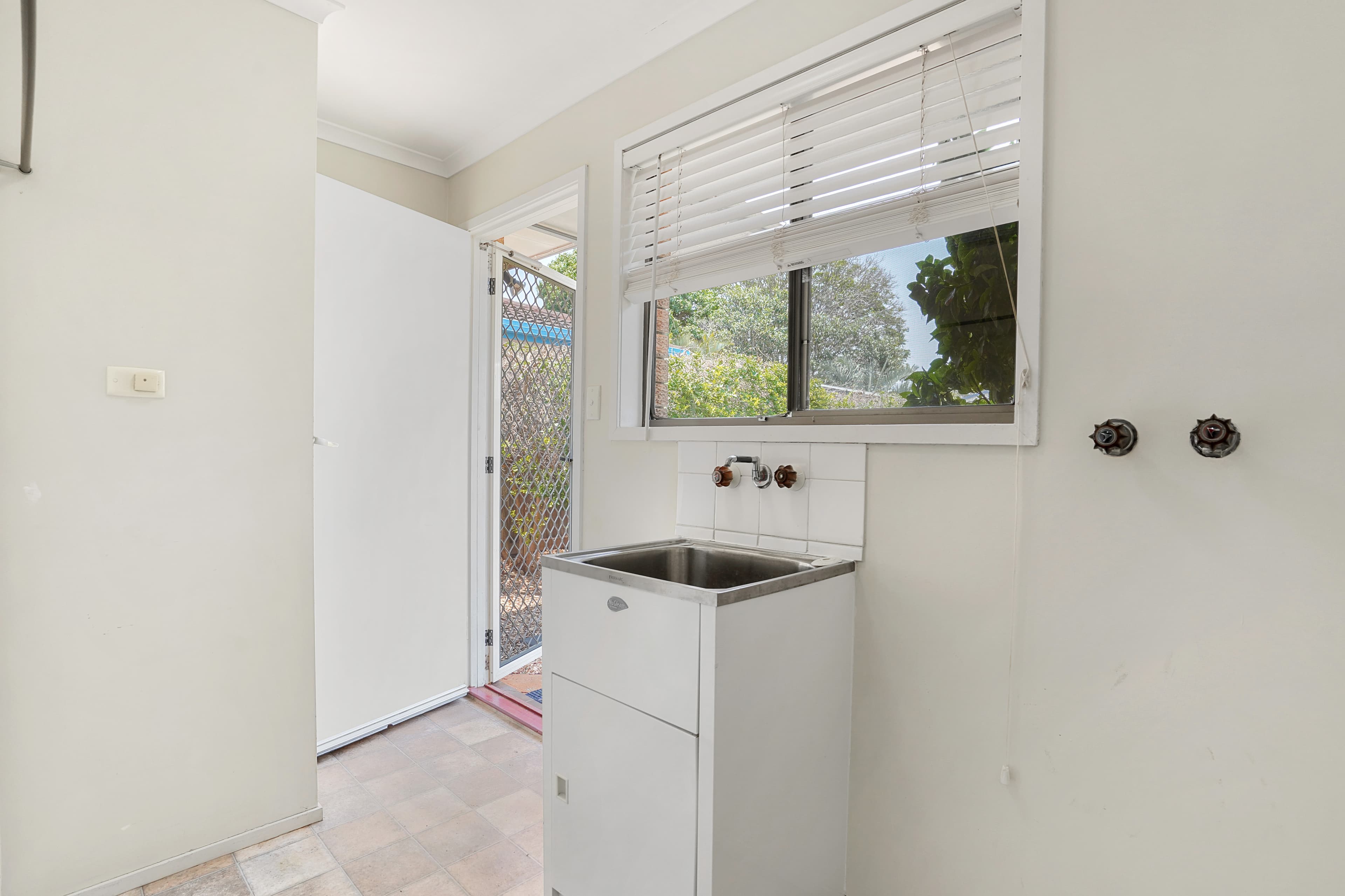 211 Dart Street, Redland Bay, Redland Bay - Thumbnail 7