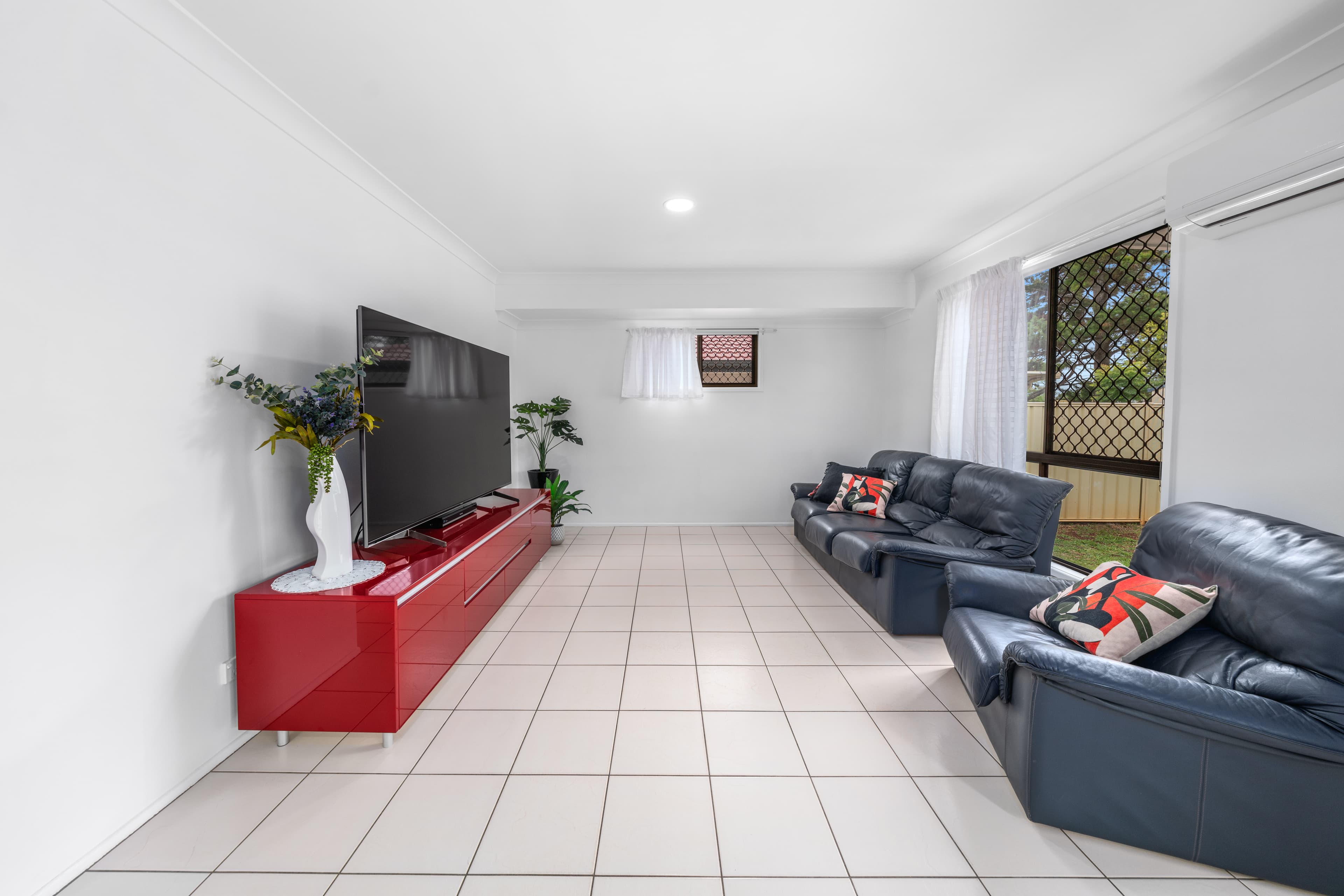 216 Cane Street, Redland Bay, Redland Bay - Thumbnail 2