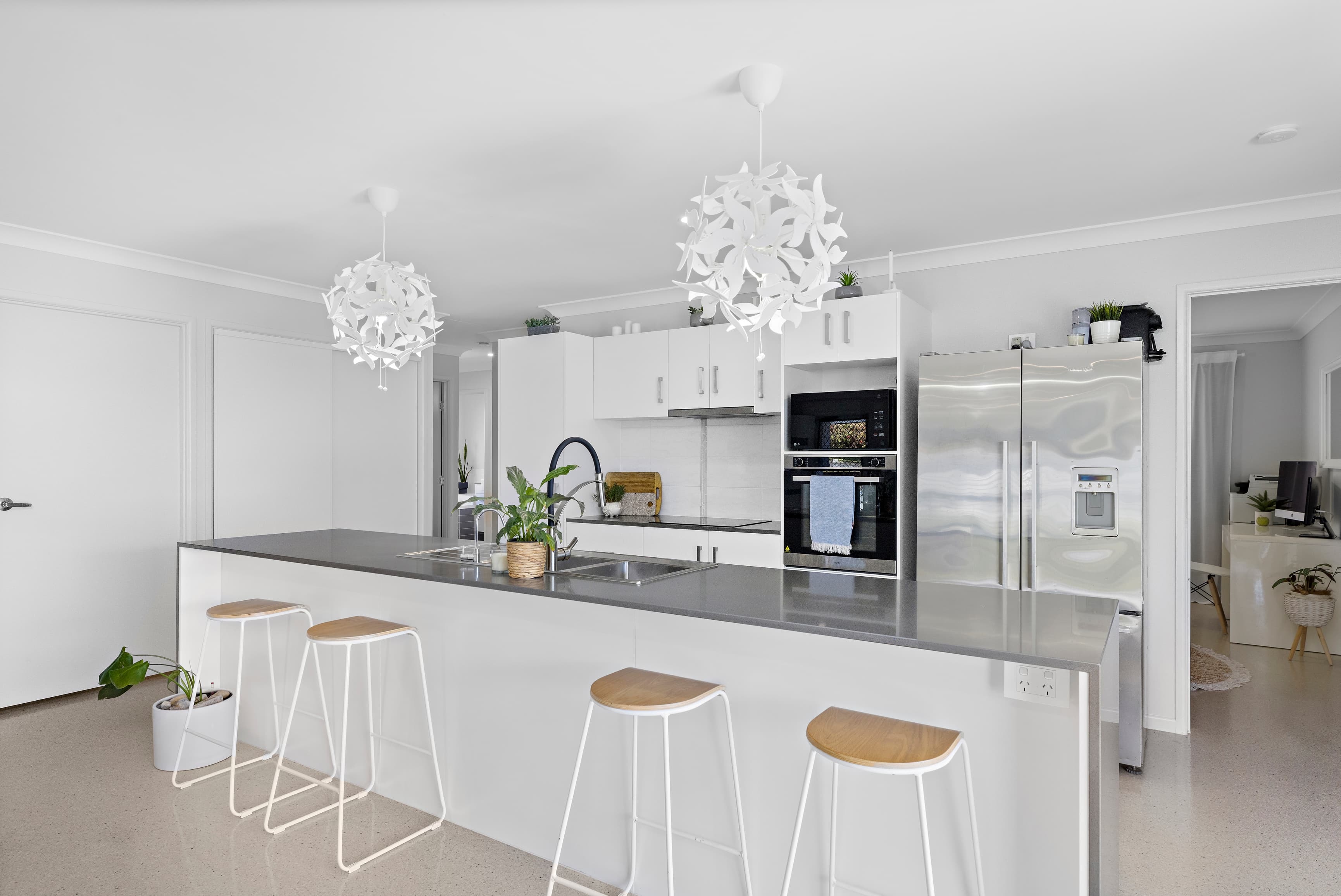 37 Mill Street, Redland Bay, Redland Bay - Thumbnail 2