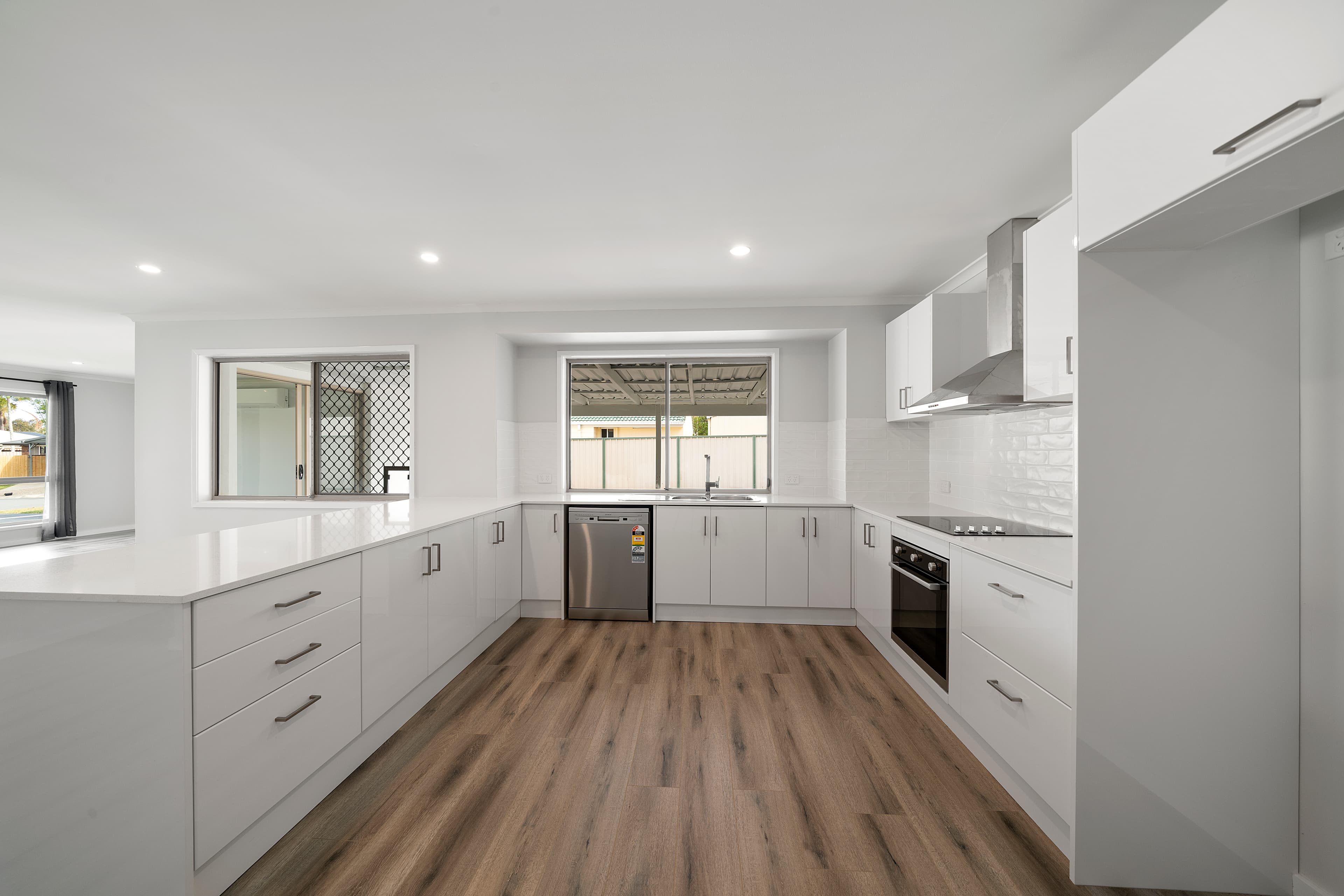 6 Terrier Court, Redland Bay, Redland Bay - Thumbnail 2
