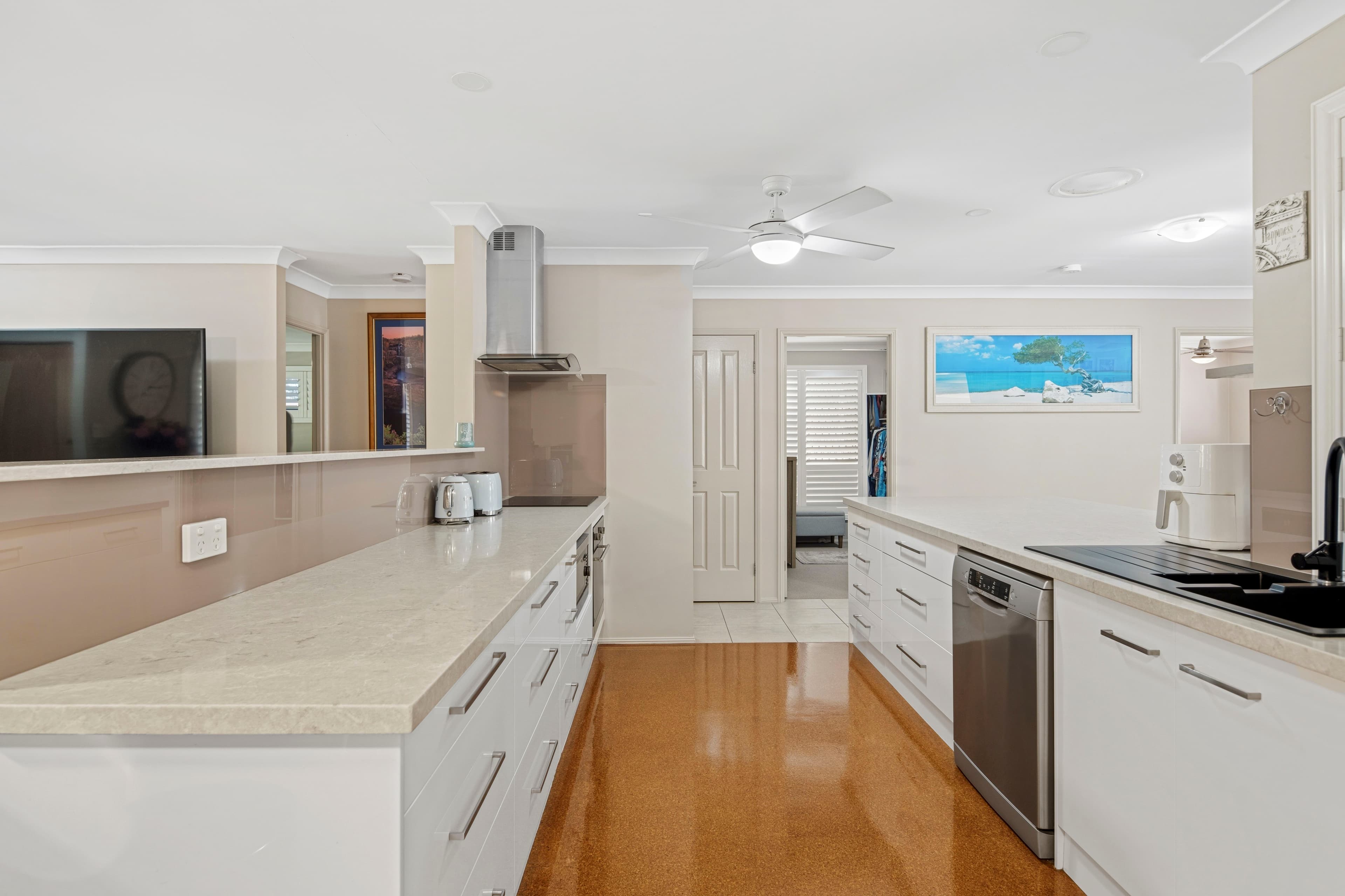 36 Pinelands Circuit, Redland Bay, Redland Bay - Thumbnail 5