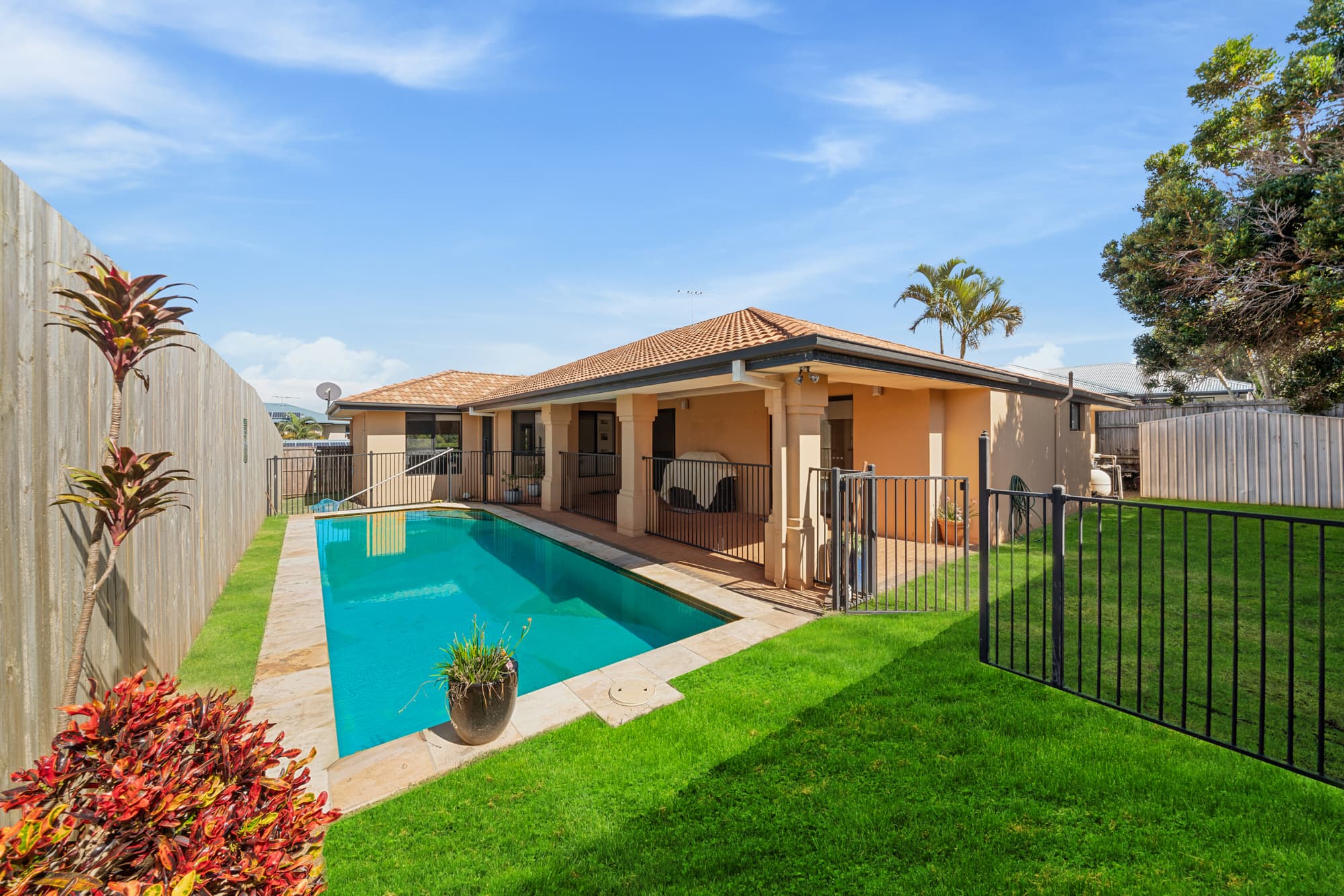 20 Butler Place, Redland Bay, Redland Bay - Thumbnail 2