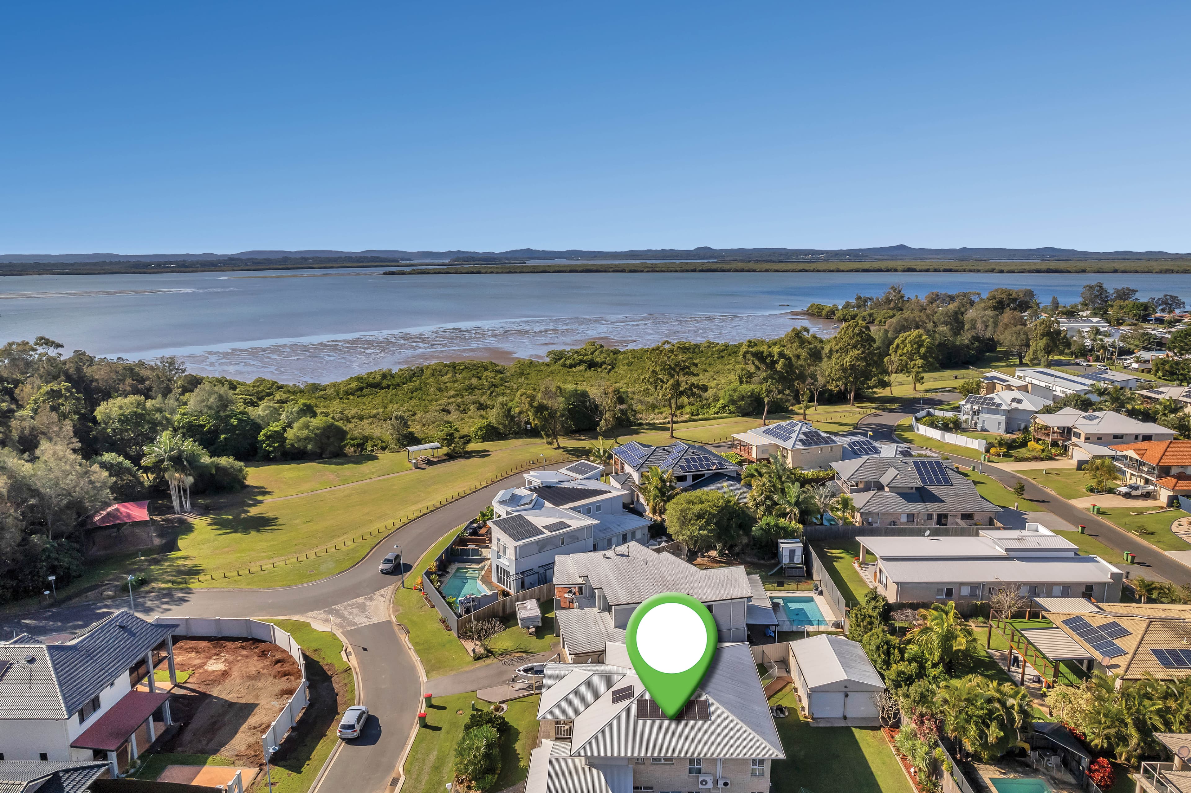 9 Newcomb Court, Redland Bay, Redland Bay - Thumbnail 2