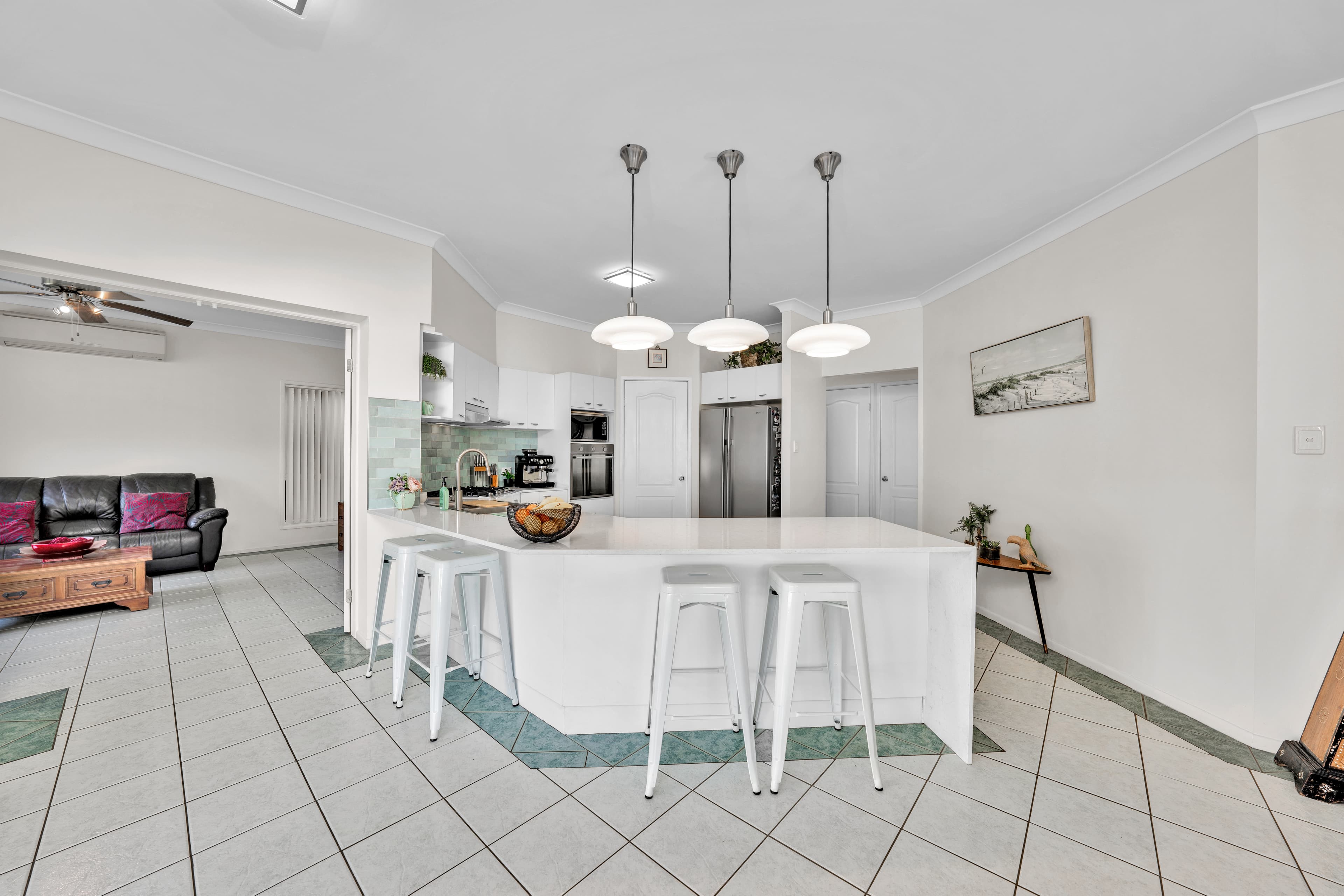 9 Newcomb Court, Redland Bay, Redland Bay - Thumbnail 4
