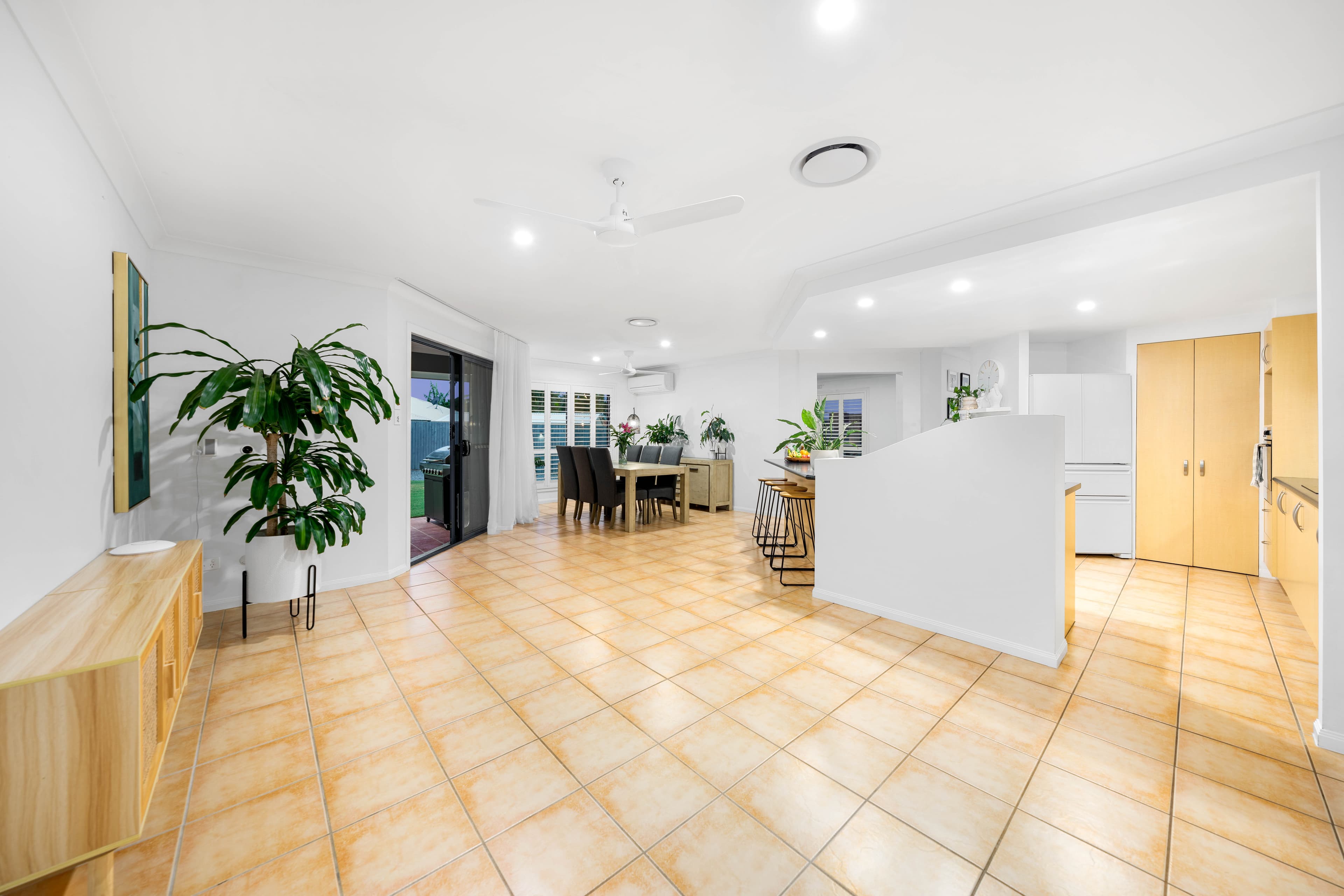 8 Garrett Place, Redland Bay, Redland Bay - Thumbnail 4