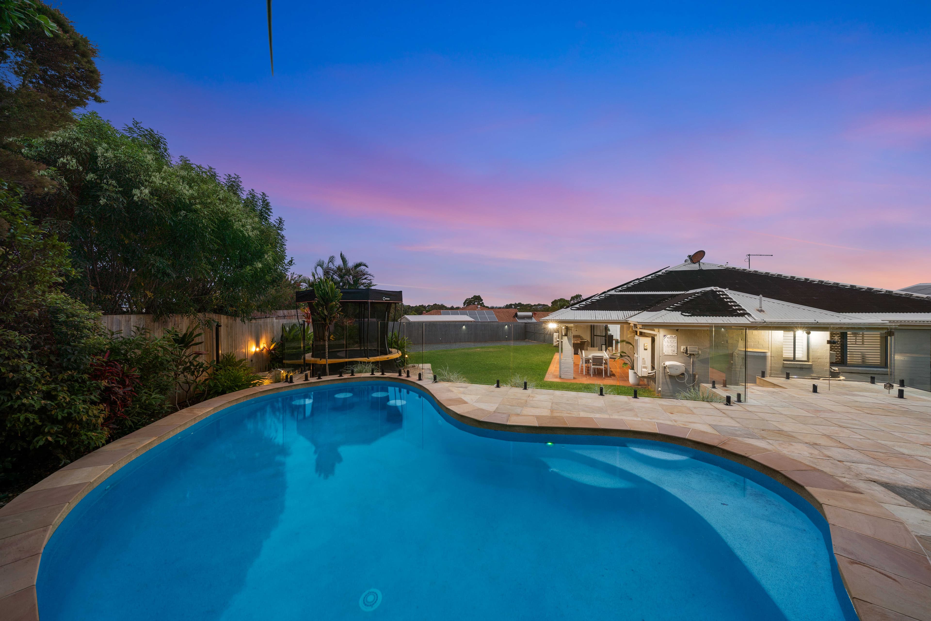 8 Garrett Place, Redland Bay, Redland Bay - Thumbnail 2