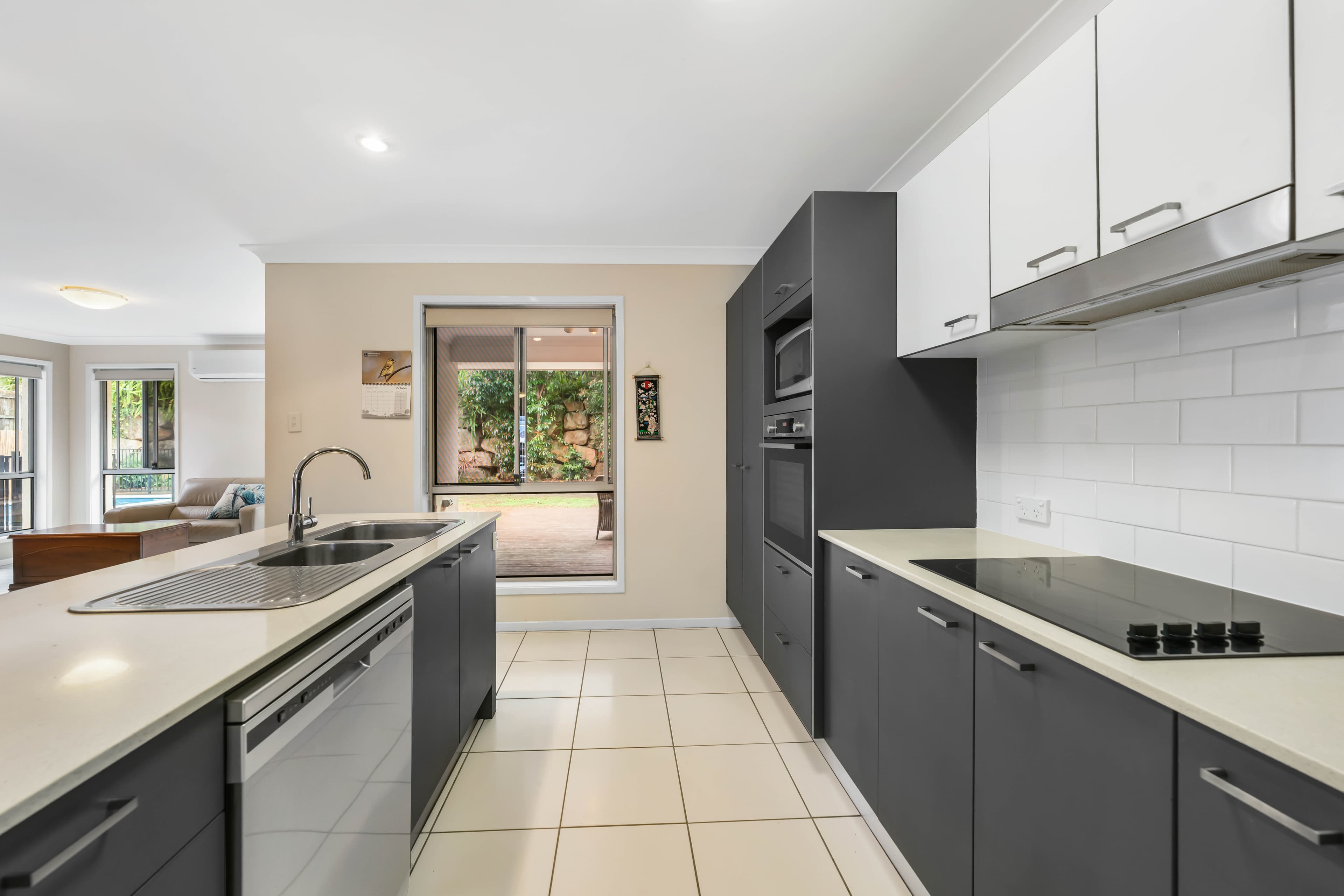 19 Aquila Street, Redland Bay, Redland Bay - Thumbnail 4
