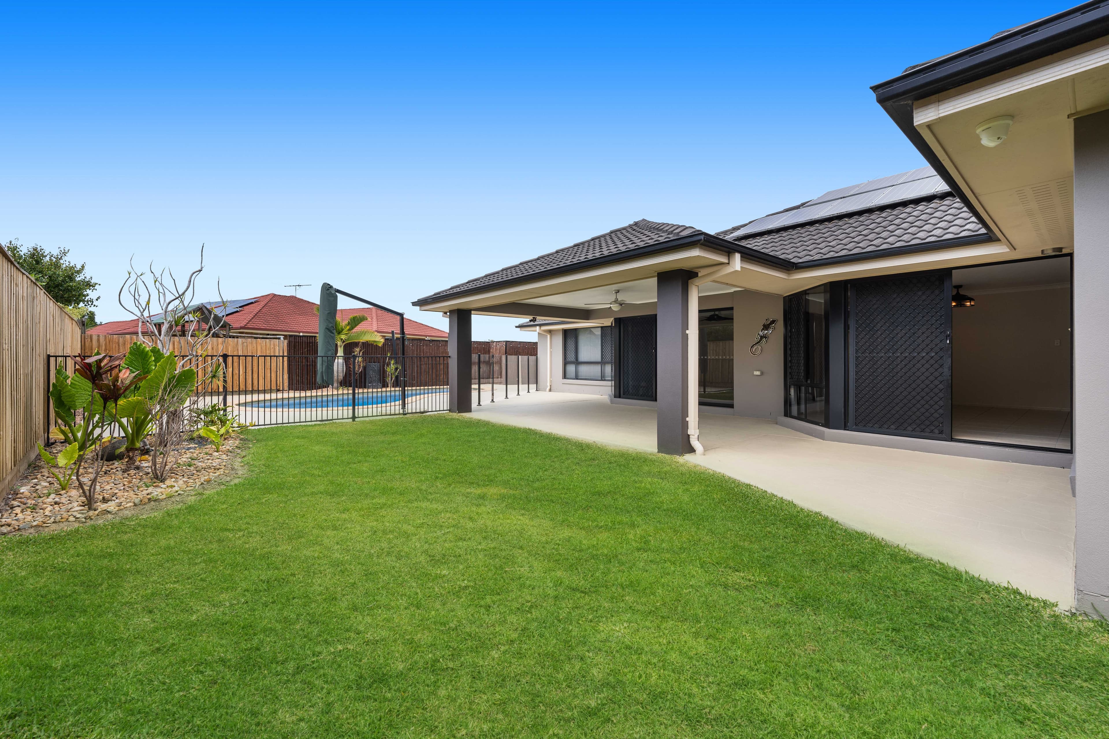 12 Coachwood Street, Redland Bay, Redland Bay - Thumbnail 3