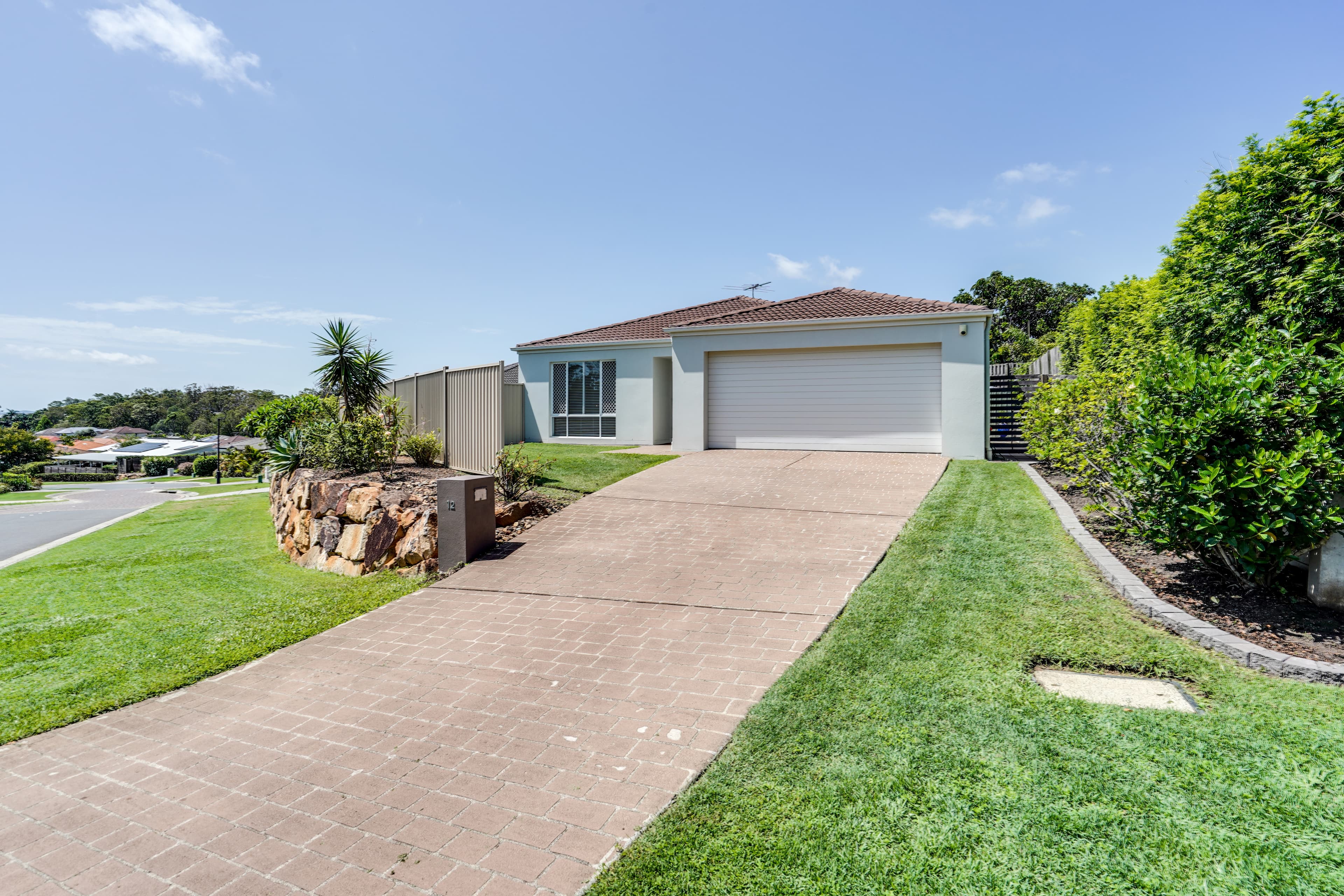 12 Aqua Crescent, Redland Bay, Redland Bay - Thumbnail 2
