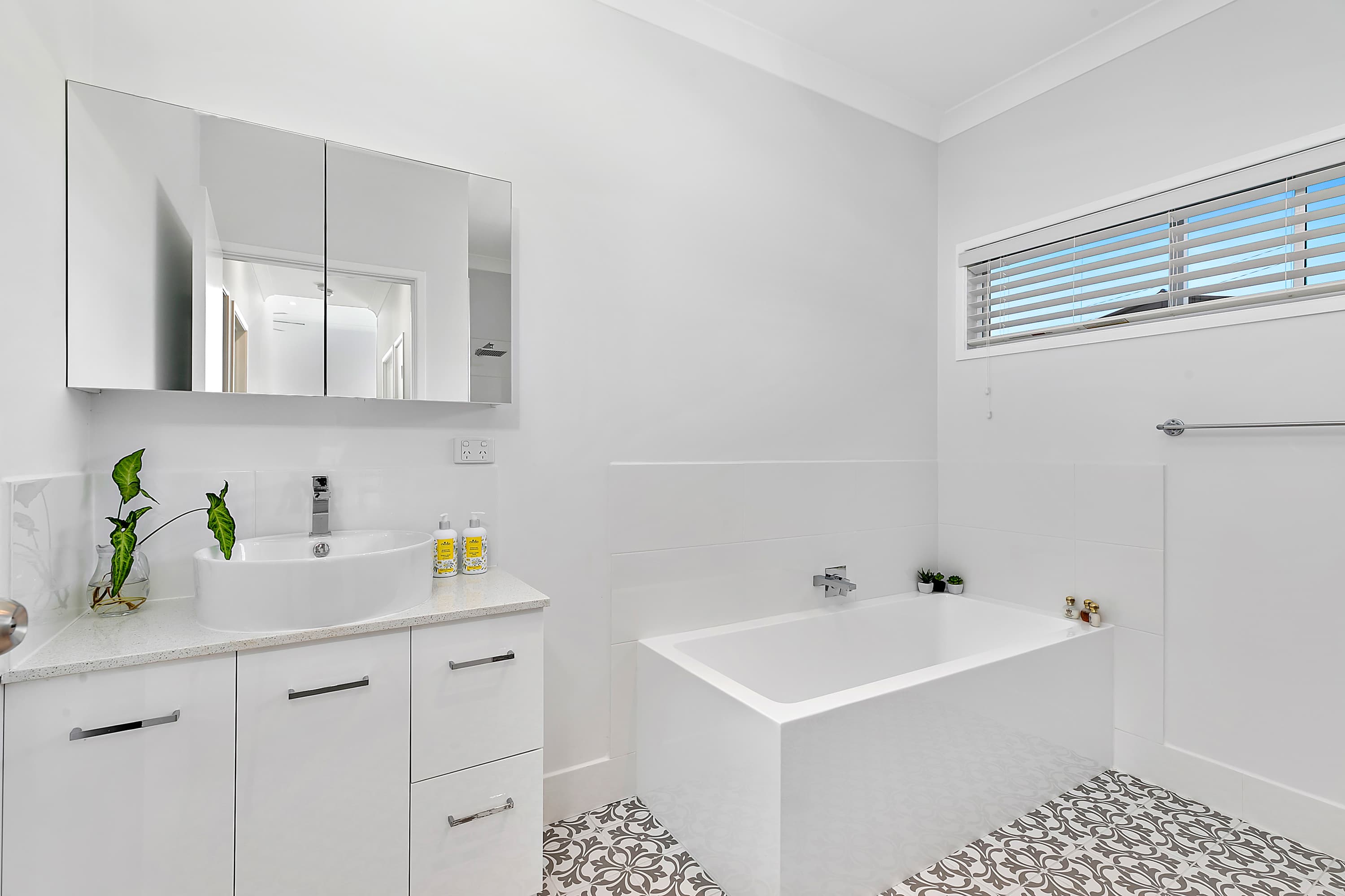6 Holly Road, Victoria Point, Victoria Point - Thumbnail 5