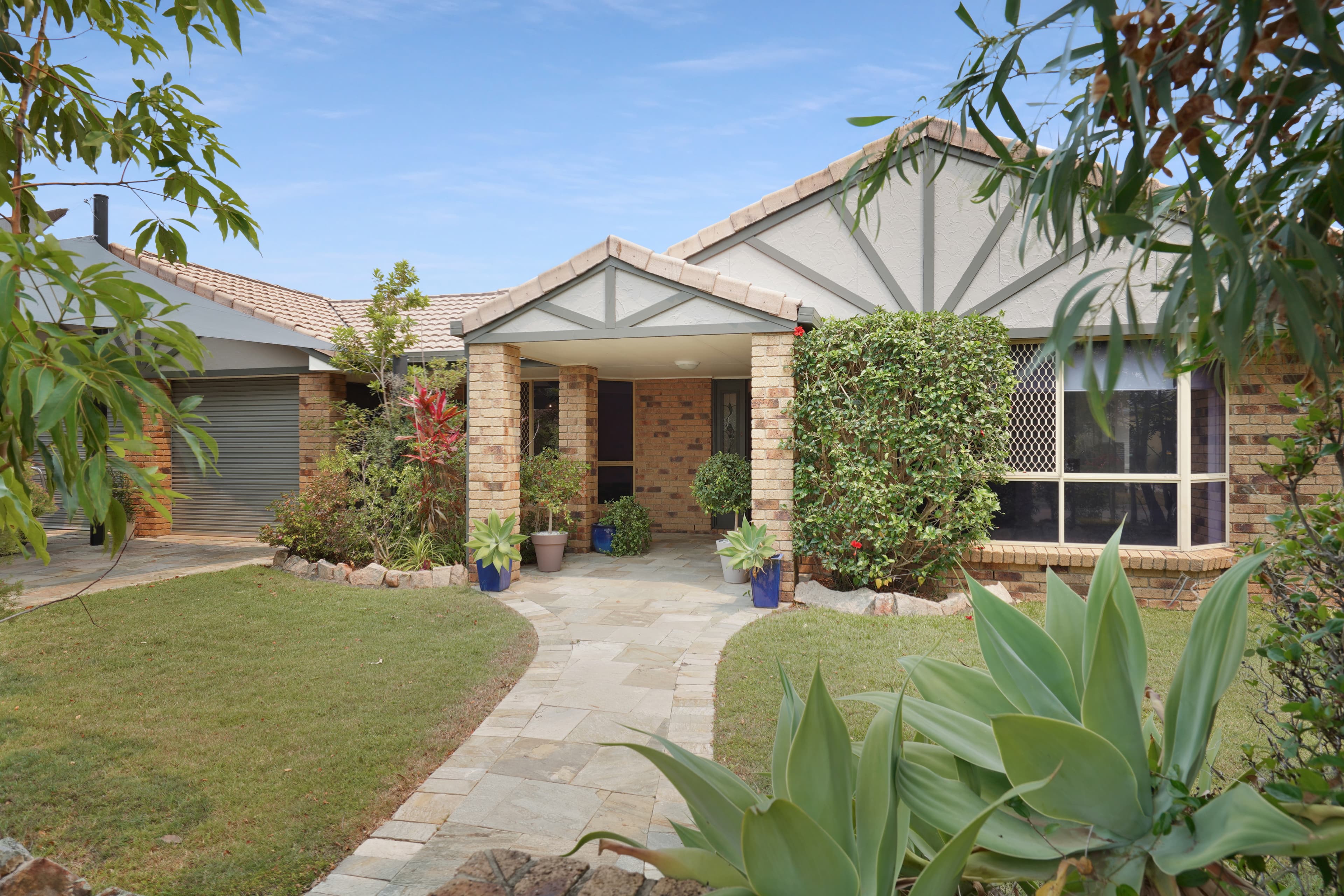 3 Kate Court, Victoria Point, Victoria Point - Thumbnail 2