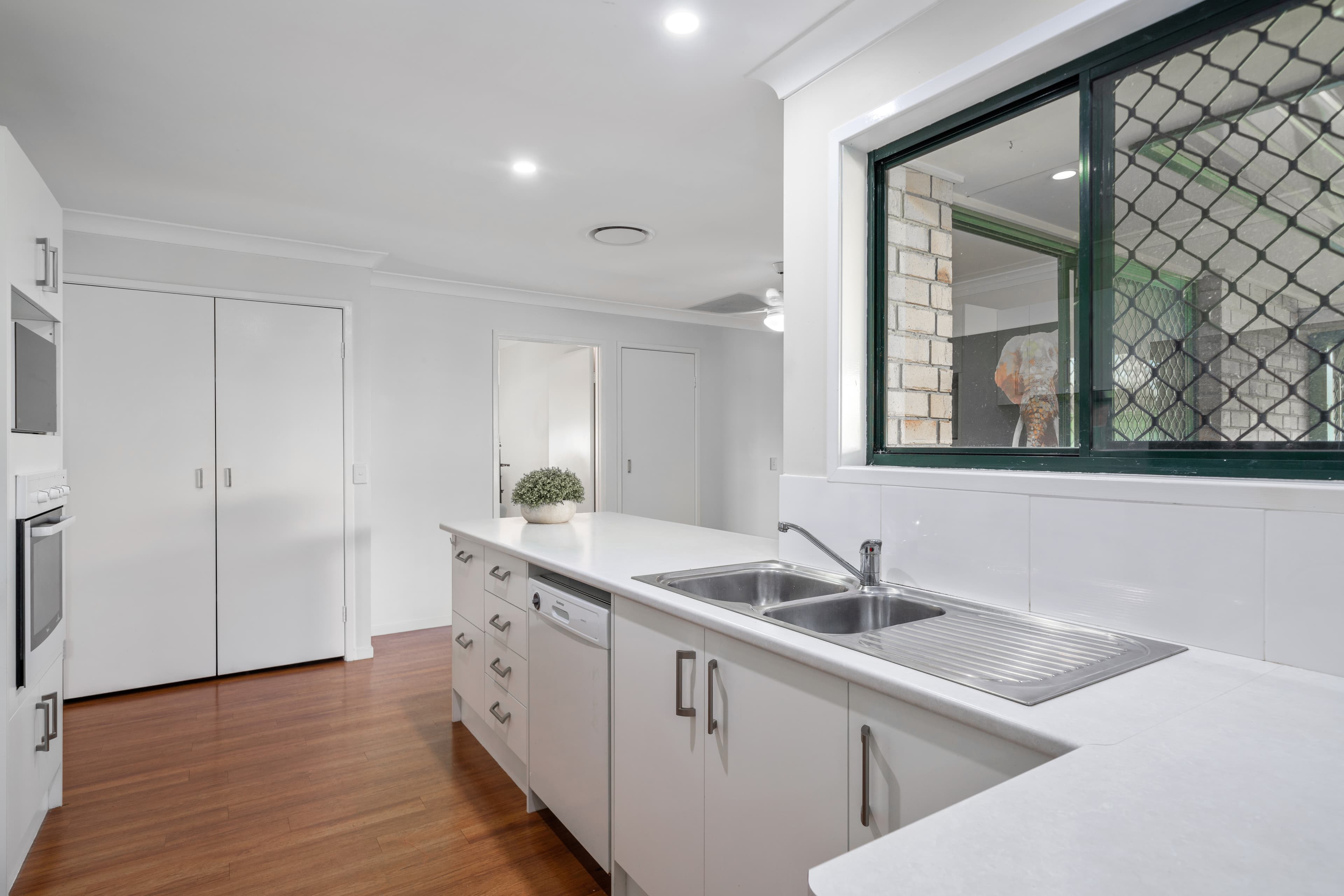 32 Weber Court, Victoria Point, Victoria Point - Thumbnail 2