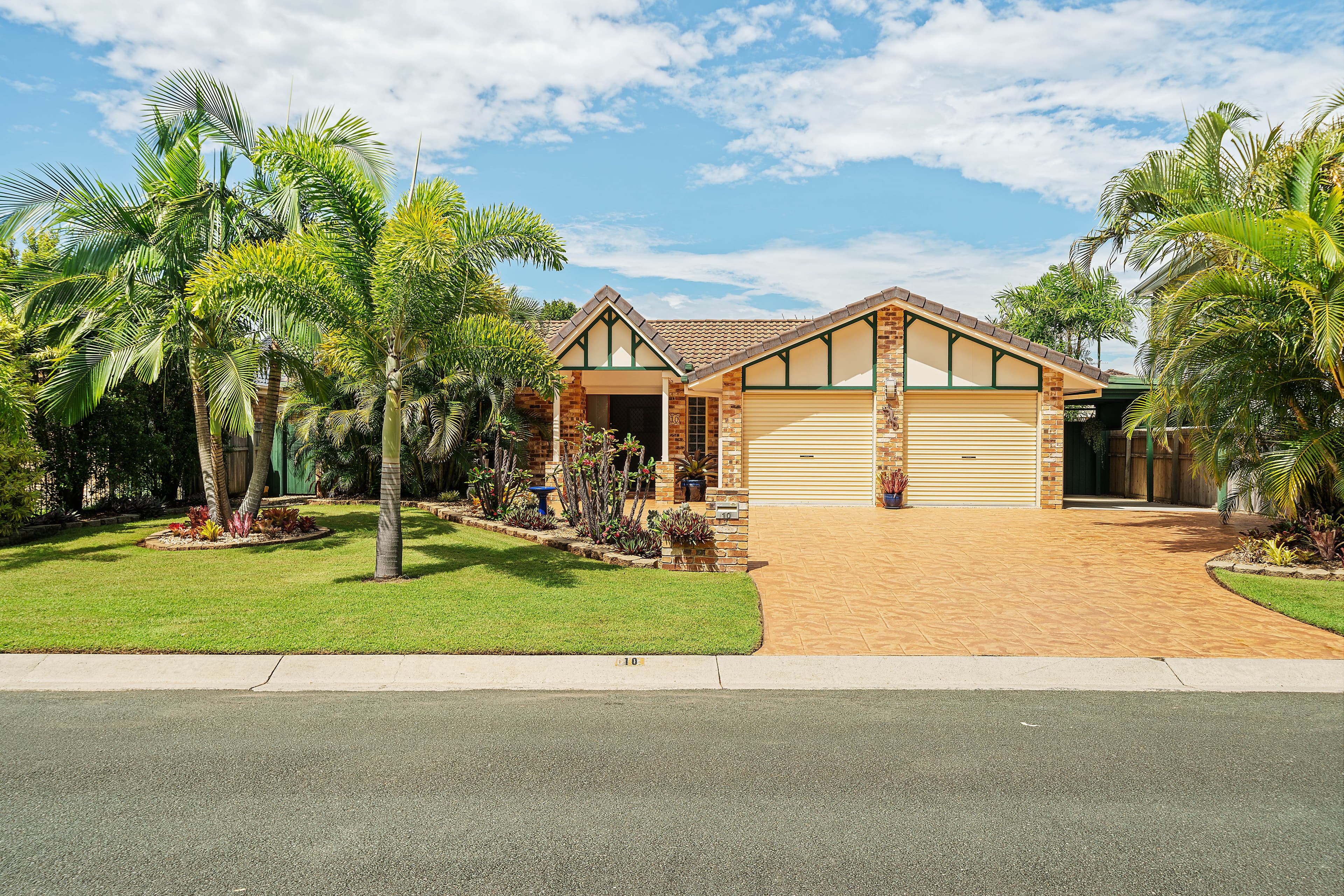 10 Lakefield Drive, Victoria Point, Victoria Point - Image 1